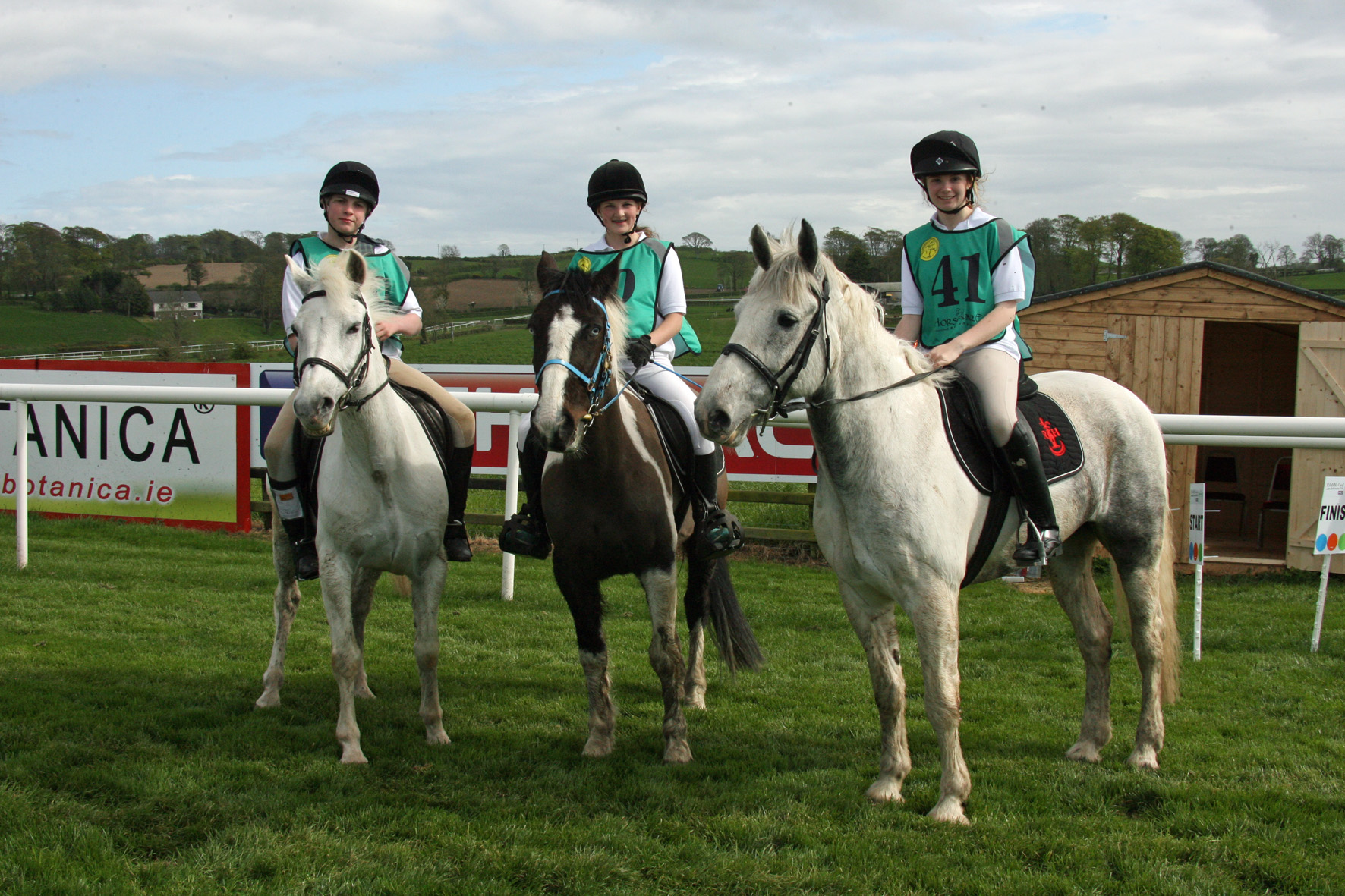 William Girvan, Anna Brown and Amy McKeown setting off Photo credit: Gilly Wheeler