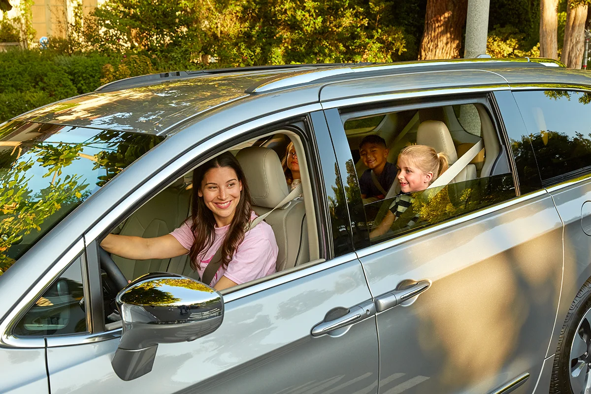 kango-kids-ridesharing-01_2017_10.jpg