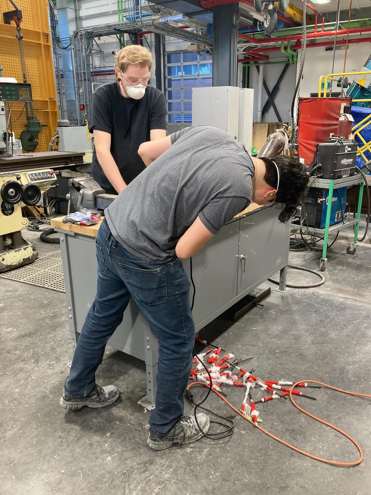 SKI GRIND SKI GRIND SKI GRIND #safety #concrete 

Here we have our concrete geometric ski design dude Brandon and one of our superstructure leads Stefan putting in WERK on our skis!!!!!!!