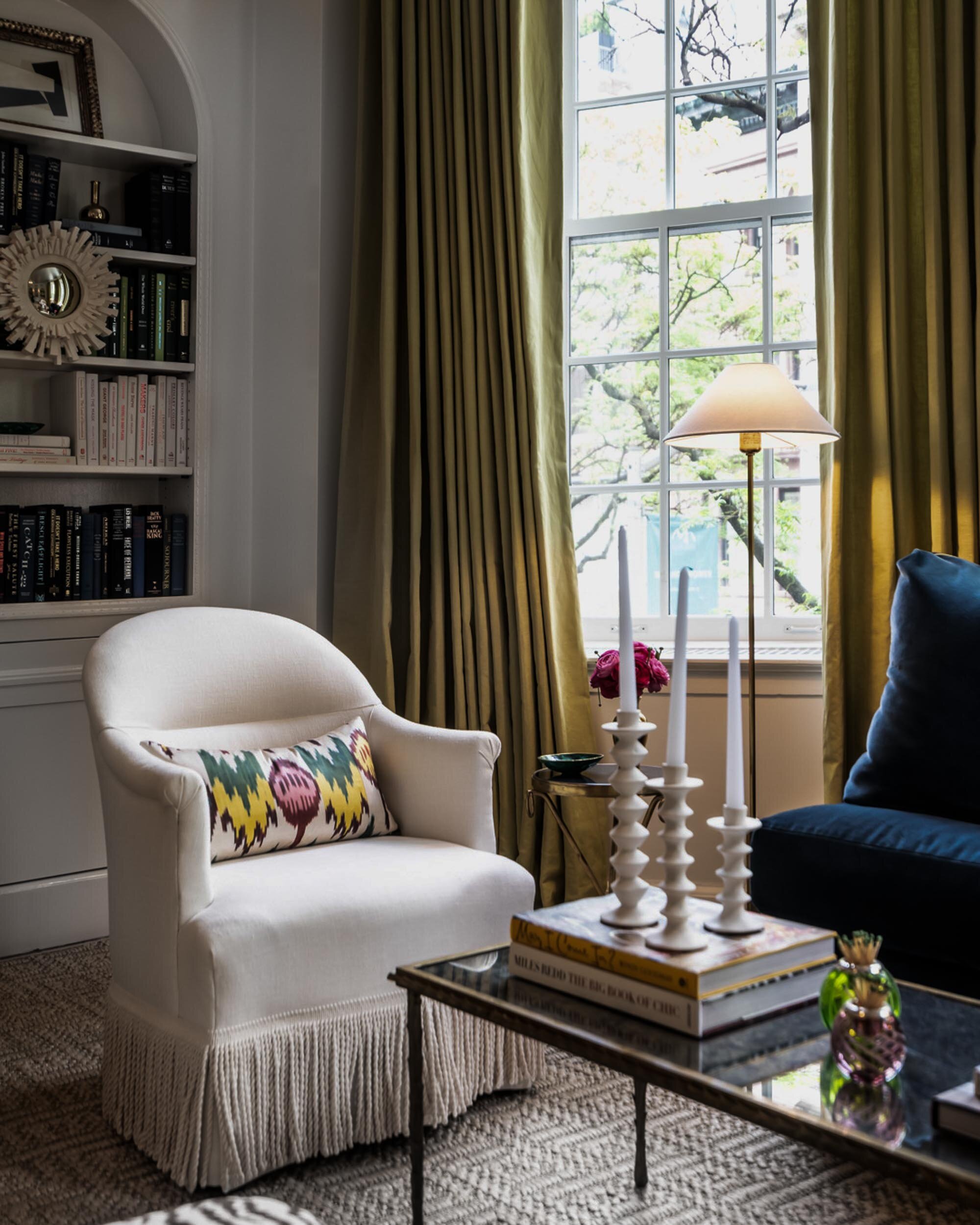  #bradsteinphoto, Highlights from the #kipsbayshowhouse19 @PalomaContreras beautiful room framed with Pinch Pleat Drapery in luxurious custom silk from @theshadestore @KBShowhouse.  #LoveYourWindows #KipsBayShowhouse19 photo by @bradsteinphoto 