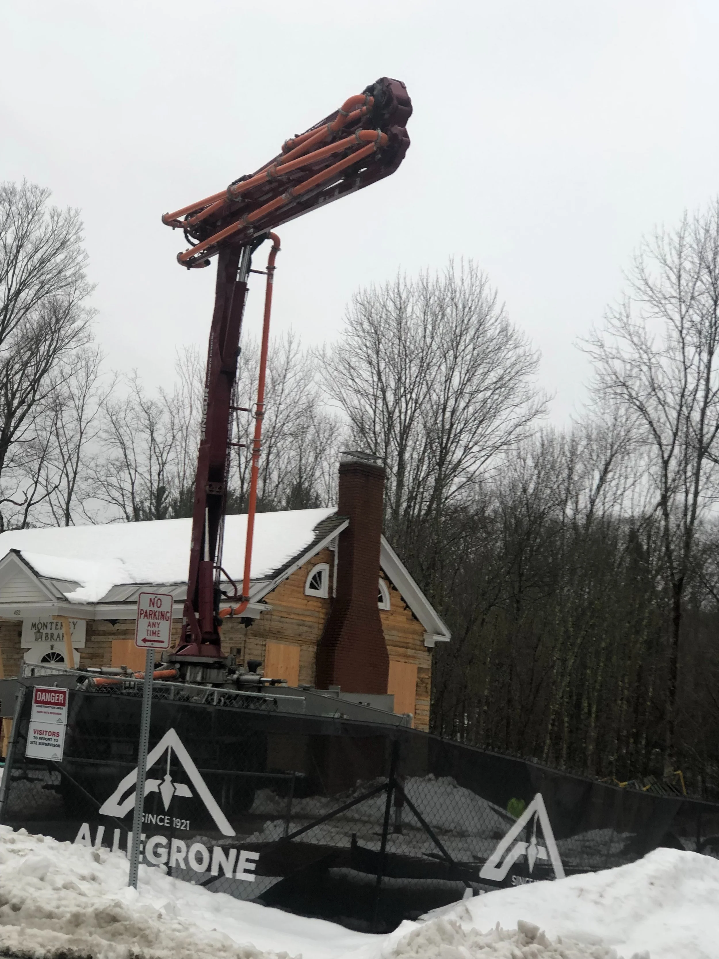 FOLDING THE PUMP ARM UP