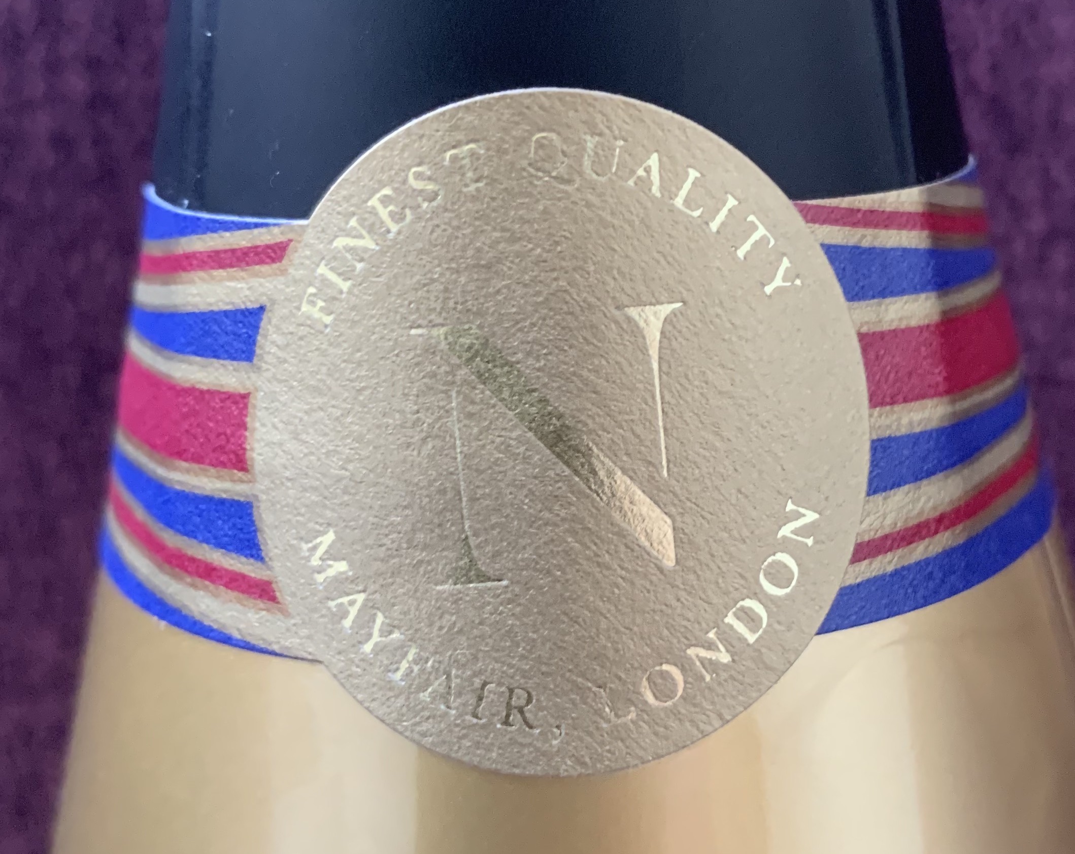 Nyetimber roundel detail.jpg