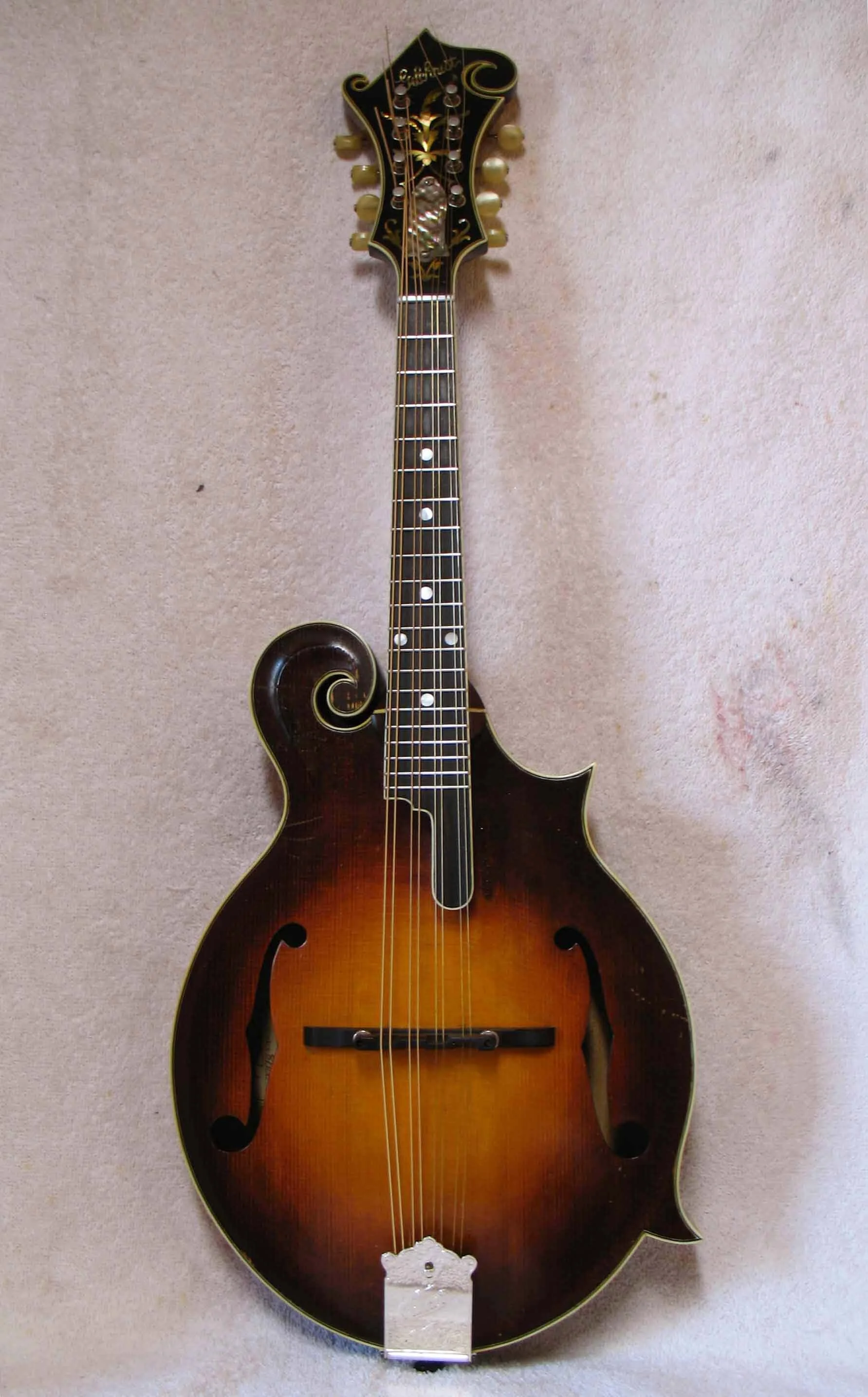100 — Gilchrist Mandolins & Guitars