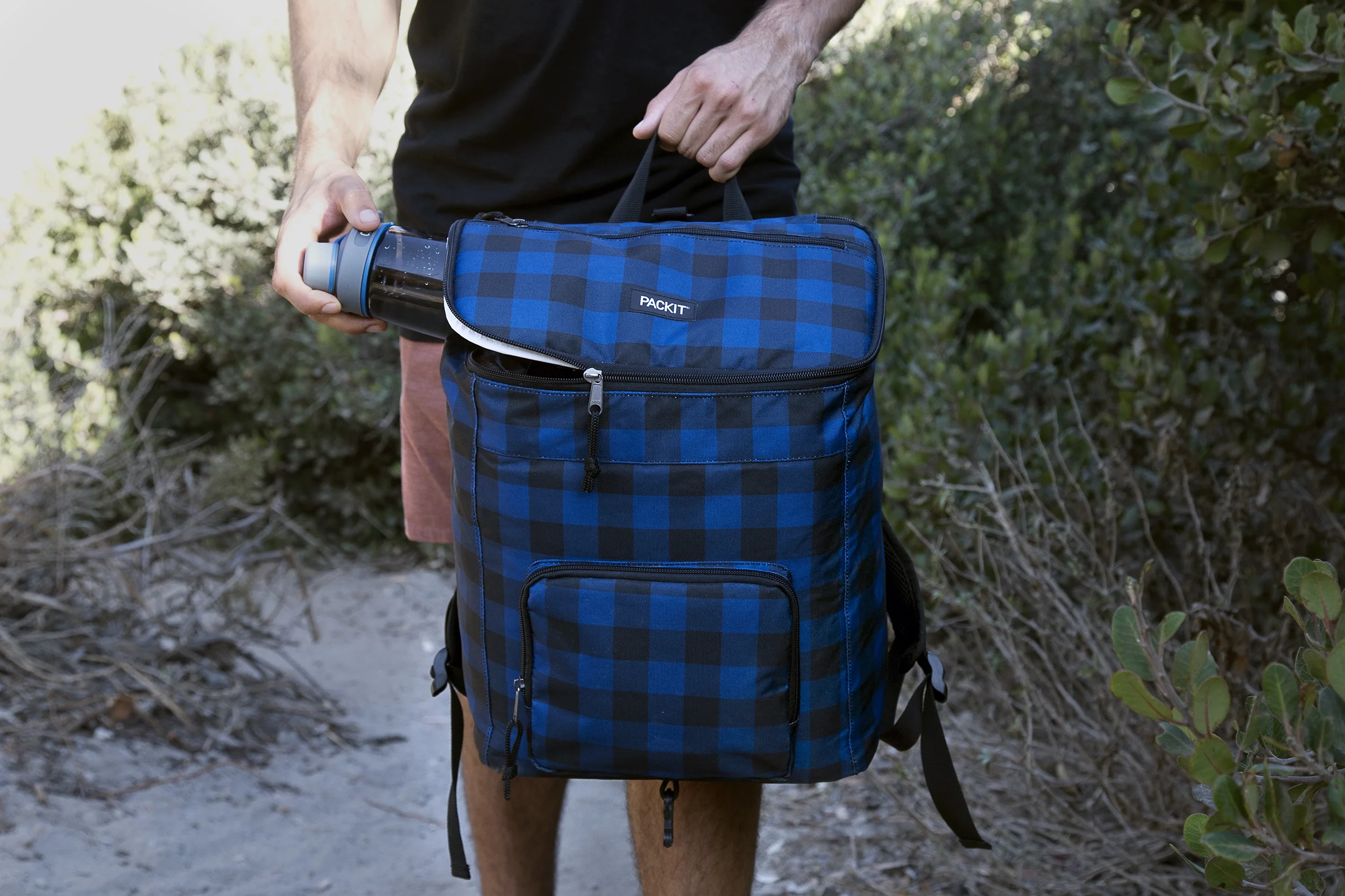 Navy Buffalo Can-Cooler Backpack Hires 06.jpg