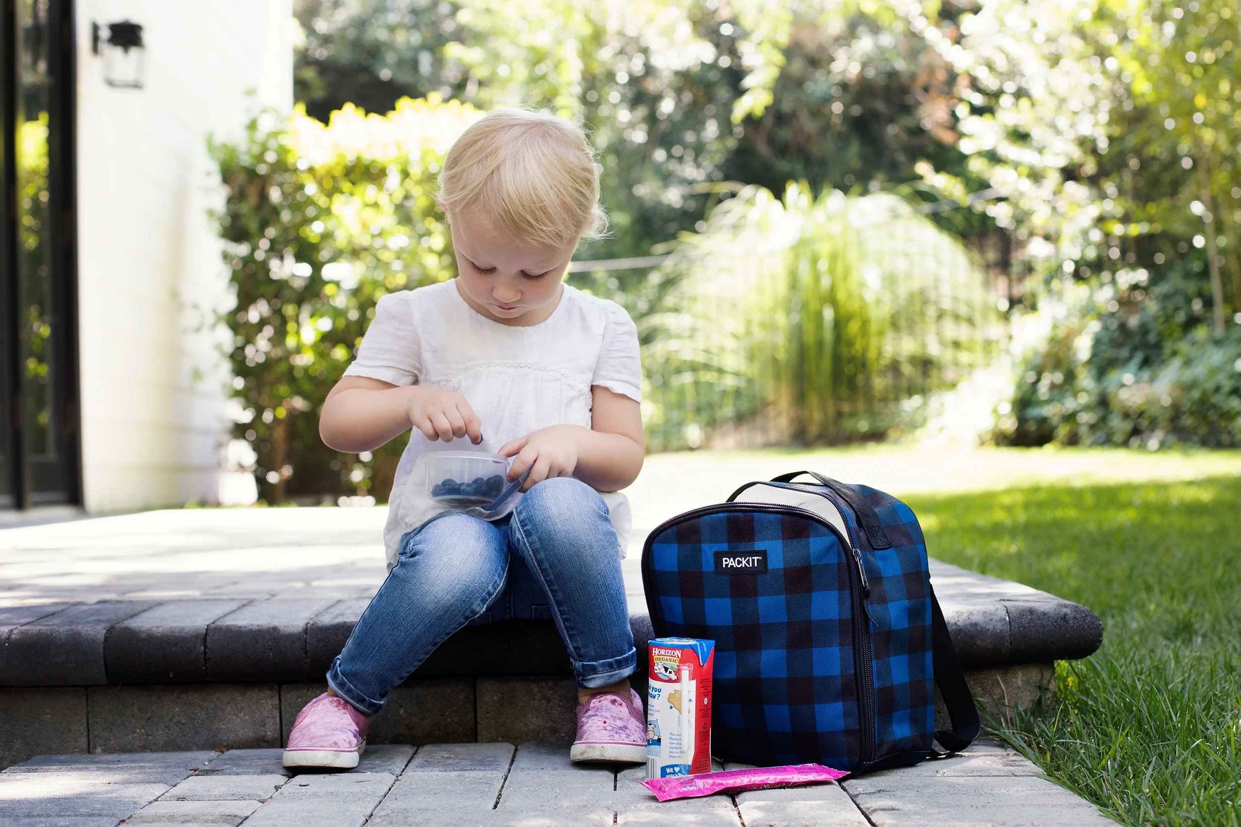 Upright Backpack Navy Buffalo Hires 3.jpg