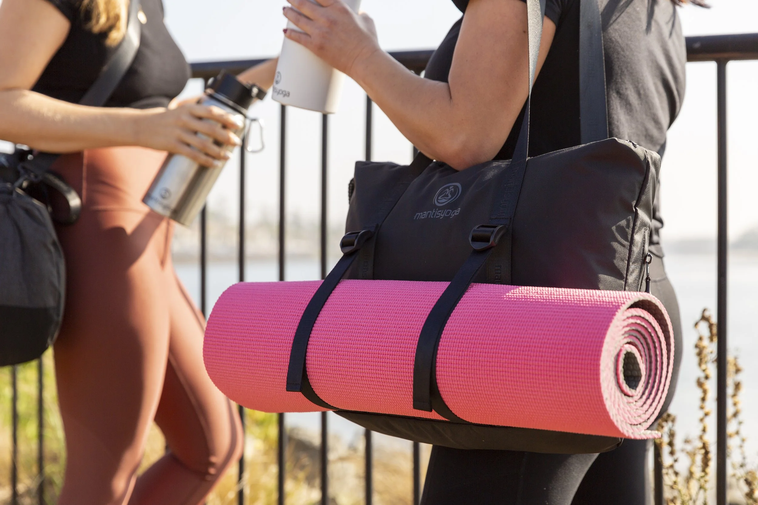 mantis-yoga-lifestyle-duffel-tote-bottle-cl-2022-012.jpg