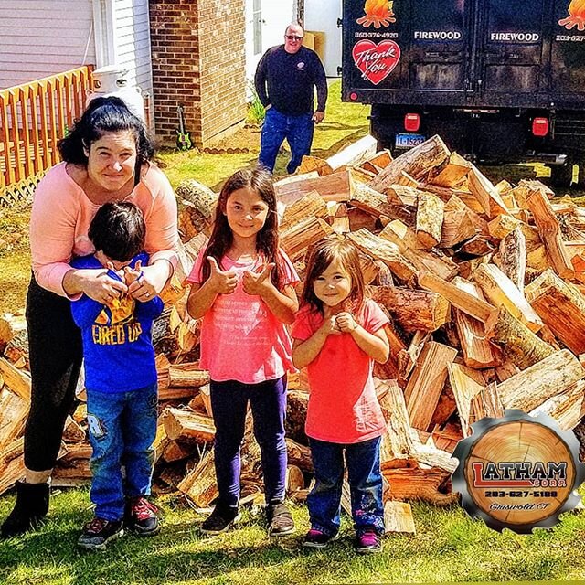 It was all smiles and thumbs for this family in Danielson! 👩&zwj;👧&zwj;👧🧒👍 Mom and dad have quite a bit to stack but with all those little hands on deck they'll knock out that pile in no time. Serving families in #Danielson and surrounding towns