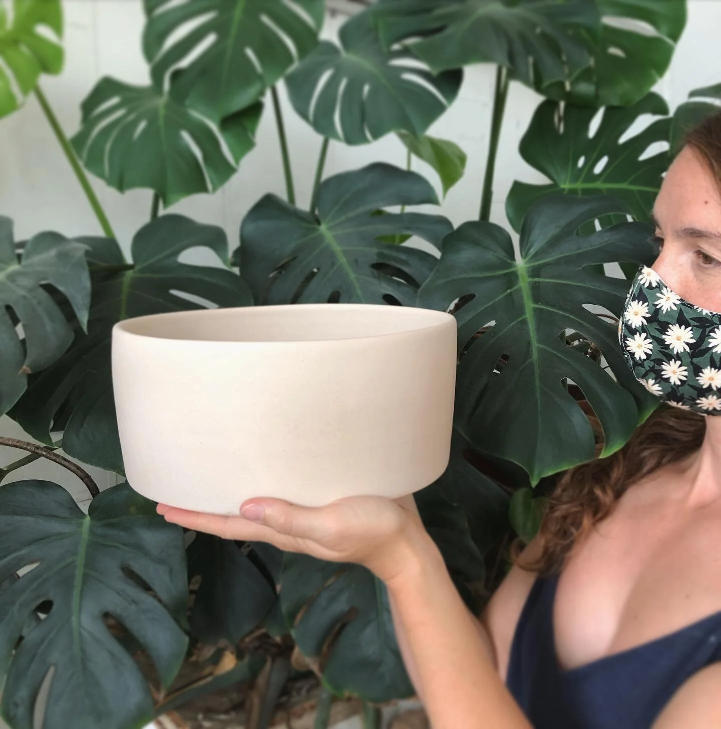 Fulfilling two things: 1. telling you what that yellow plate was for and 2. showing you some custom planters as promised last week, because they are one in the same 👉🏼swipe to see
-
After buying a sweet collection of our planters in Freckled Pink /