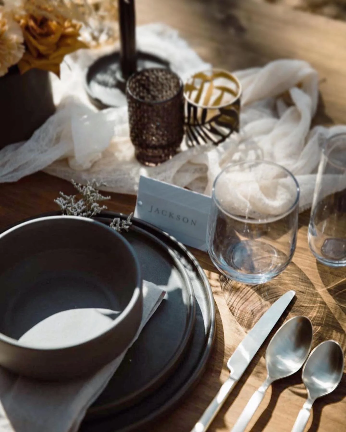 Thrilled to have this collaboration featured on @weddingchicks ✨link in bio to read up on all the amazing New England based makers, vendors, creatives, and models who made the magic happen. And extra special thanks to @kirsten_capron for including us