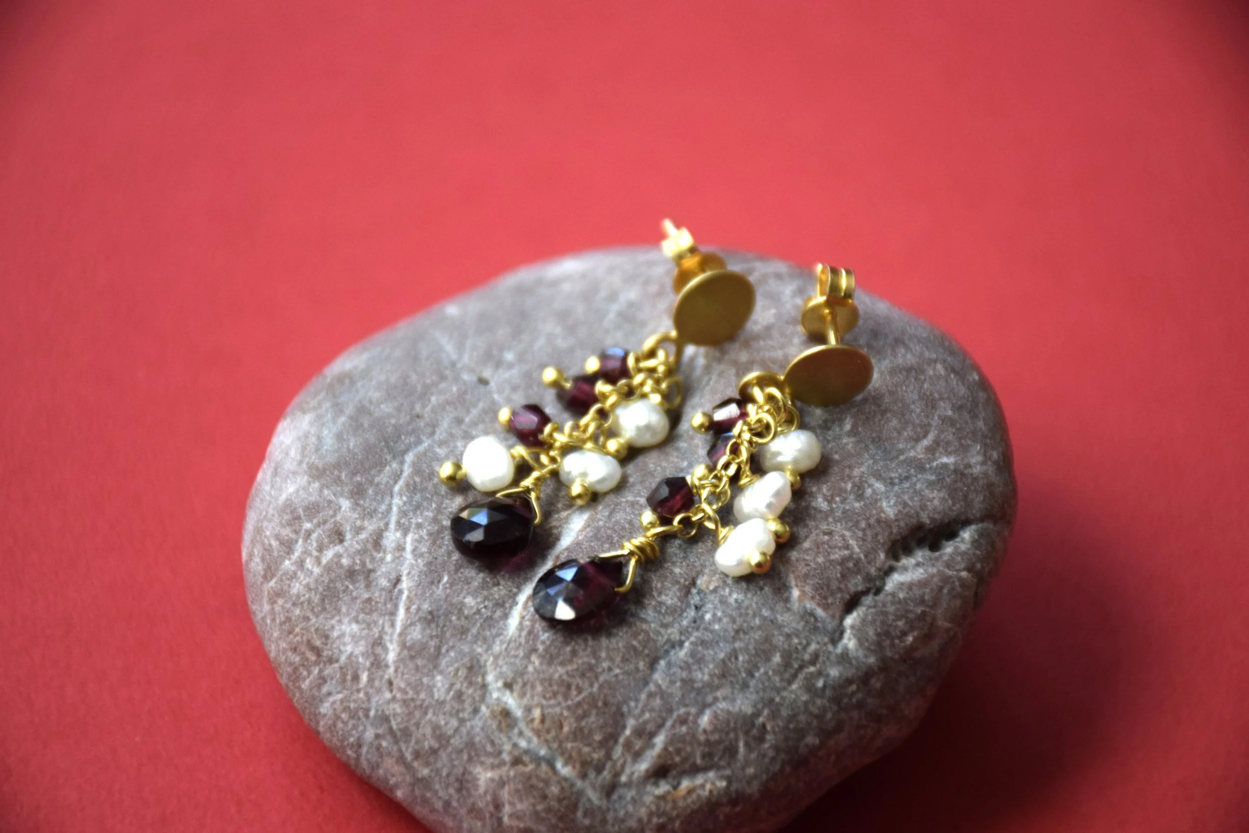 Garnet and pearl earrings.jpg (Copy)
