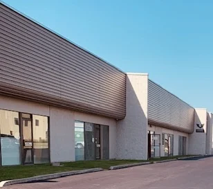 7635 - 44 Street S.E.