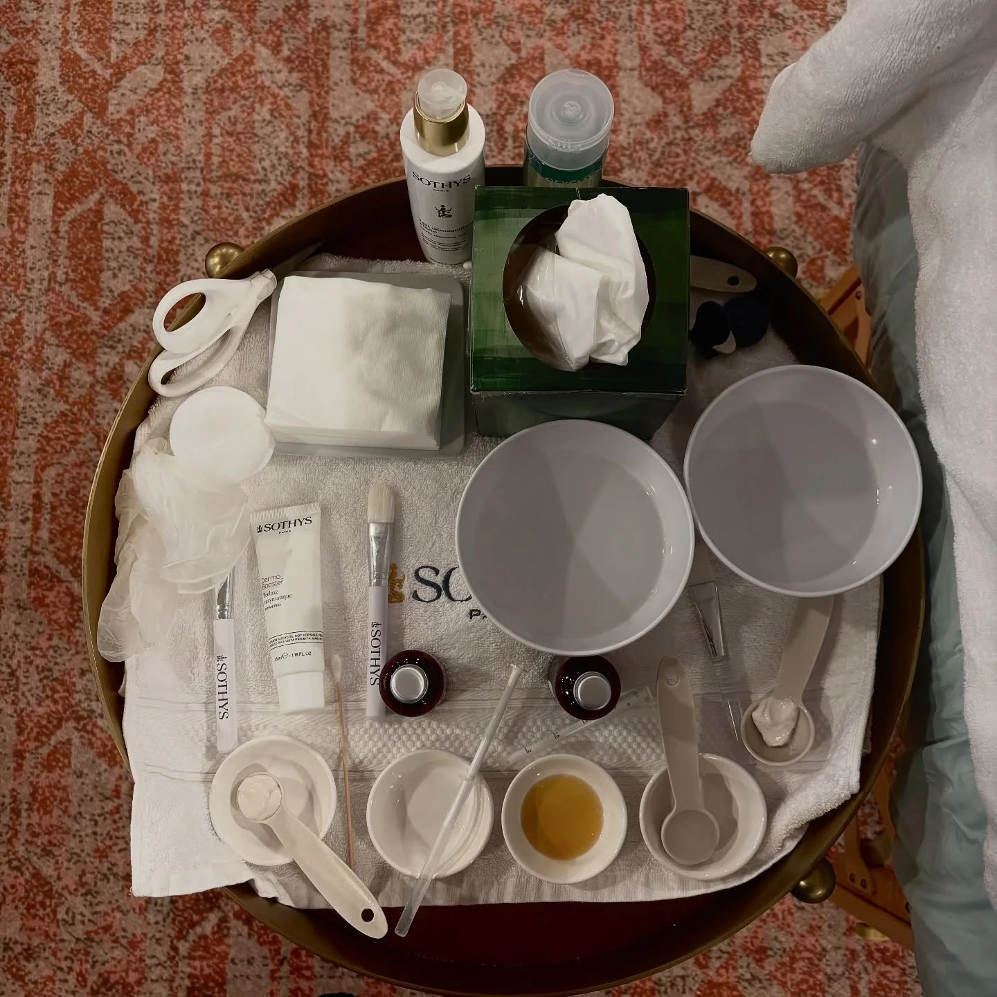 Our estheticians spent the day with @sothysusa diving into seasonal facials + the latest in luxury skincare. Can’t wait to bring these new treatments to you! 🌸
#beautiquehouston #beautiquewestuniversity #houstondayspa