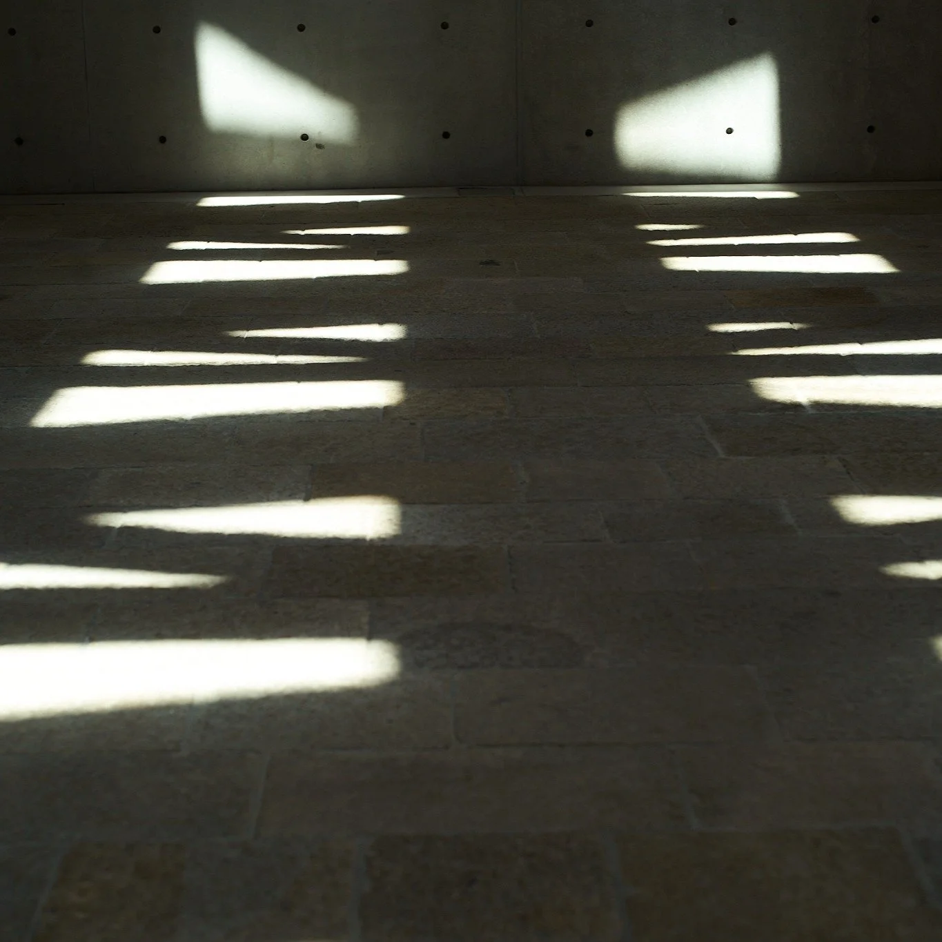 ghots 
angels
beyond light

https://www.yoheiabe.com/ghostsangelsbeyondlight