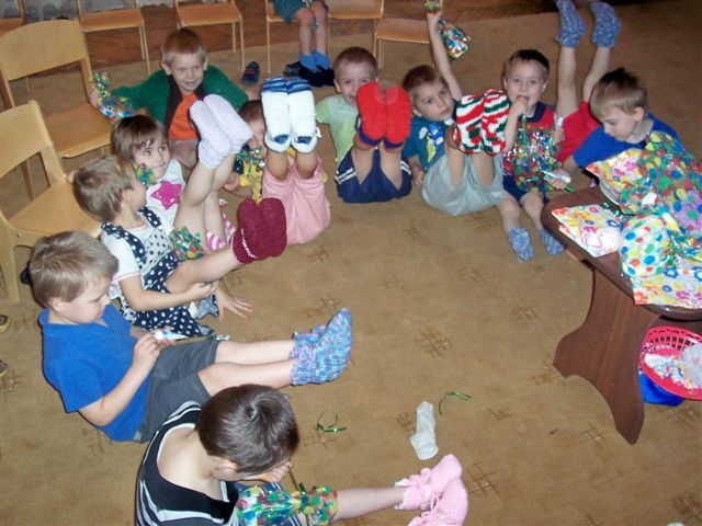 Prolisky_Kids_with_Nonnas_Slippers[1]-1.JPG