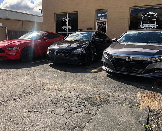 Nice line up of cars waiting on insurance approvals today. Did you receive damage from last weeks hail storms? If so, bring your vehicle by and let us give you a free estimate using our paperless estimating system limiting contact during these Covid-