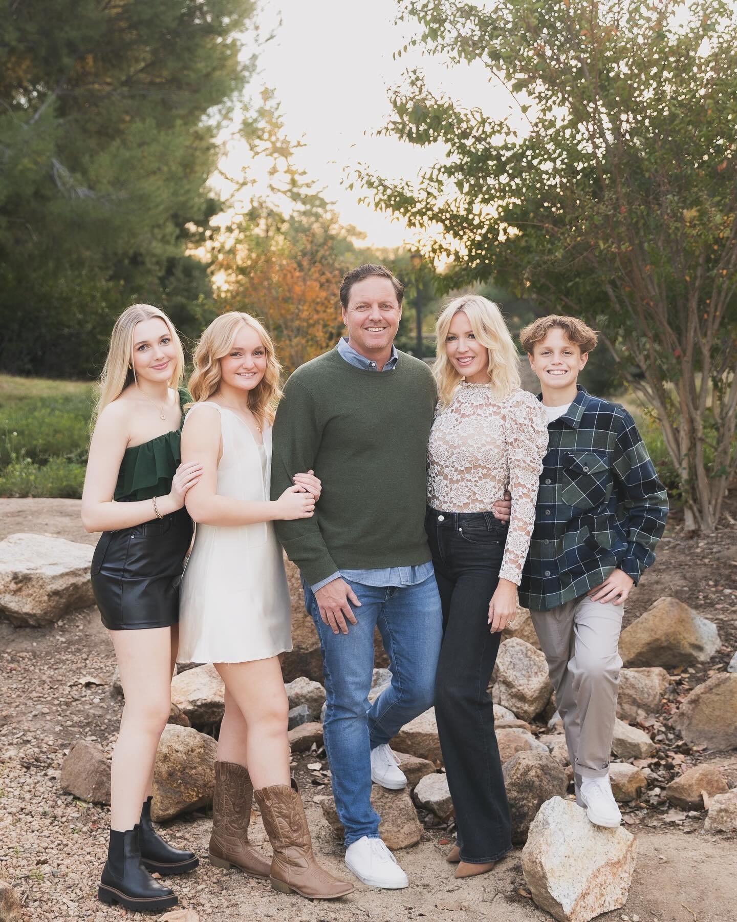 Spring is here!!! Let&rsquo;s switch gears for a bit and talk family photos as we move into this new season with new light thanks to Daylight Savings! I photographed this beautiful fam last fall, but jt seems fitting to post them now that holiday car