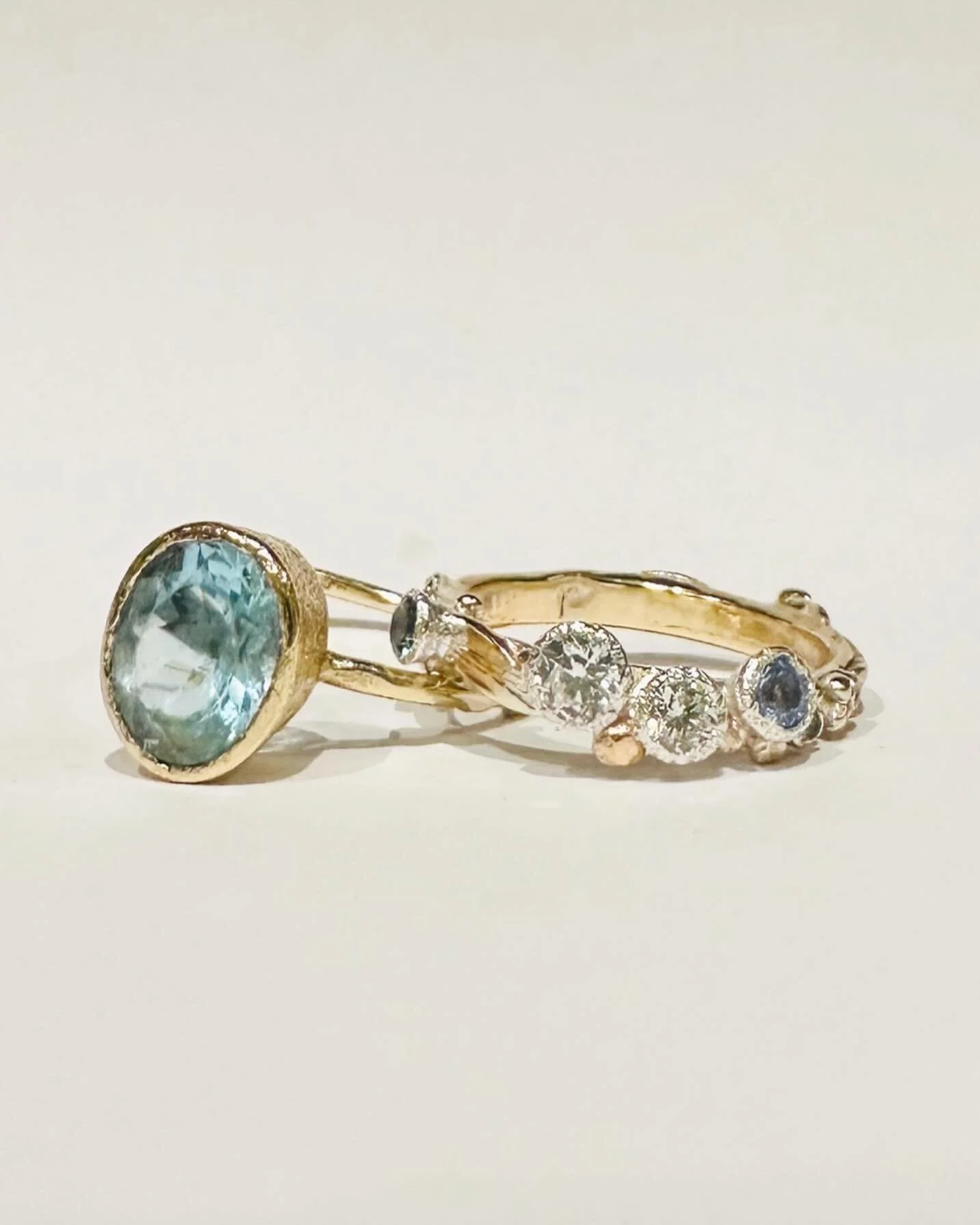 These 2 Beauties Came in For a Glow Up. Claire&rsquo;s Husband Mike Wanted to Bling Up Her Engagement Ring I&rsquo;d Made Many Moons Ago &amp; Add Some Diamonds in The Mix. I Chucked in a Few Extra Stones Cos She&rsquo;s Worth It🩵🤍! Think They&rsqu