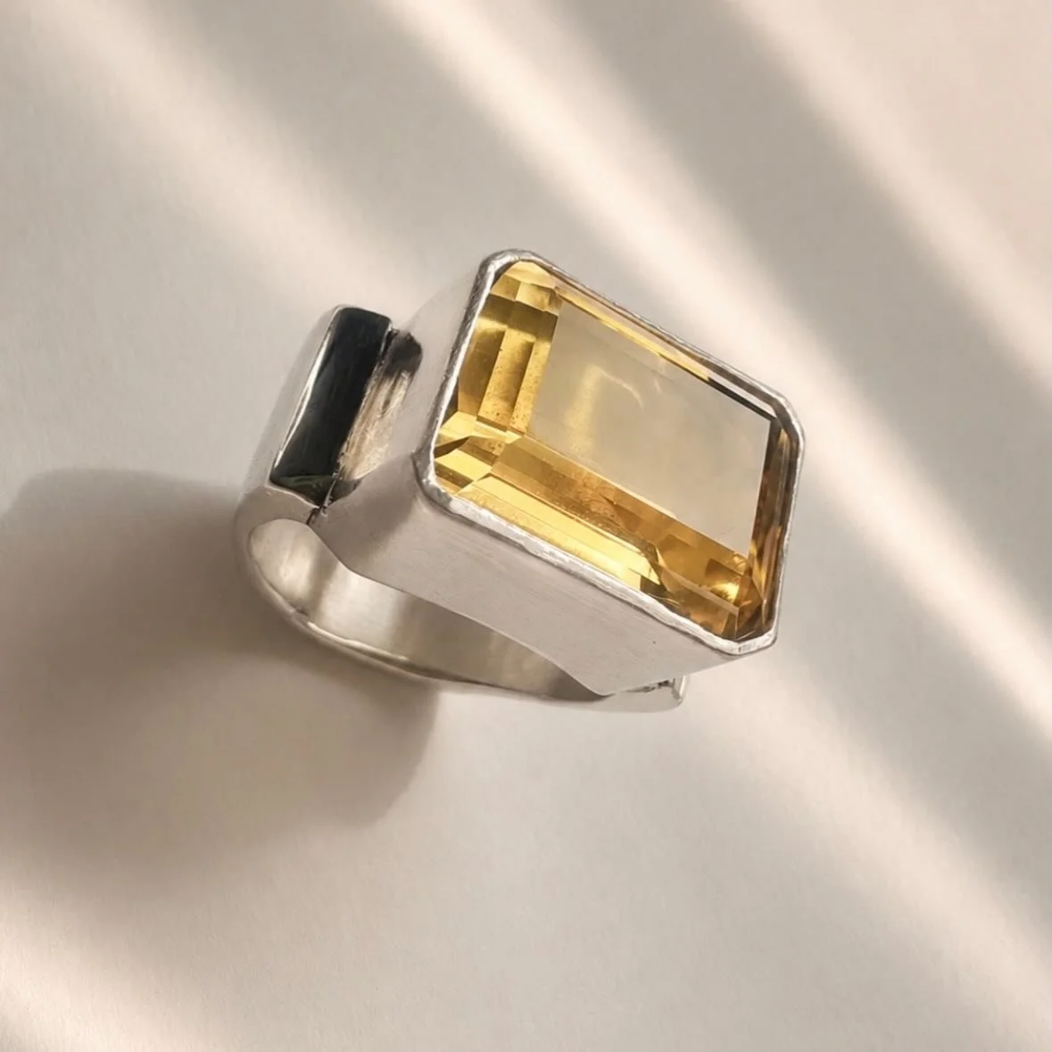 CHUNK ALERT. 🚨💛
This Whopper Of A Citrine Belonged To Liv&rsquo;s Granny &amp; Had Been Sitting Hidden In a Drawer.
Liv Also Had a Silver Ring She Wanted Incorporated. This Gave That Glorious Great Chunk Of Sunshine Somewhere Considerably Better To
