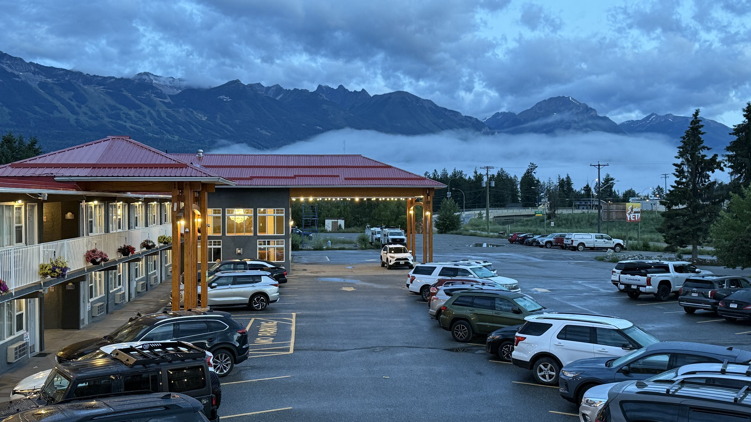 Purcell Mountains view from Golden BC Canada at dawn — Rocky Mountain road trip photography