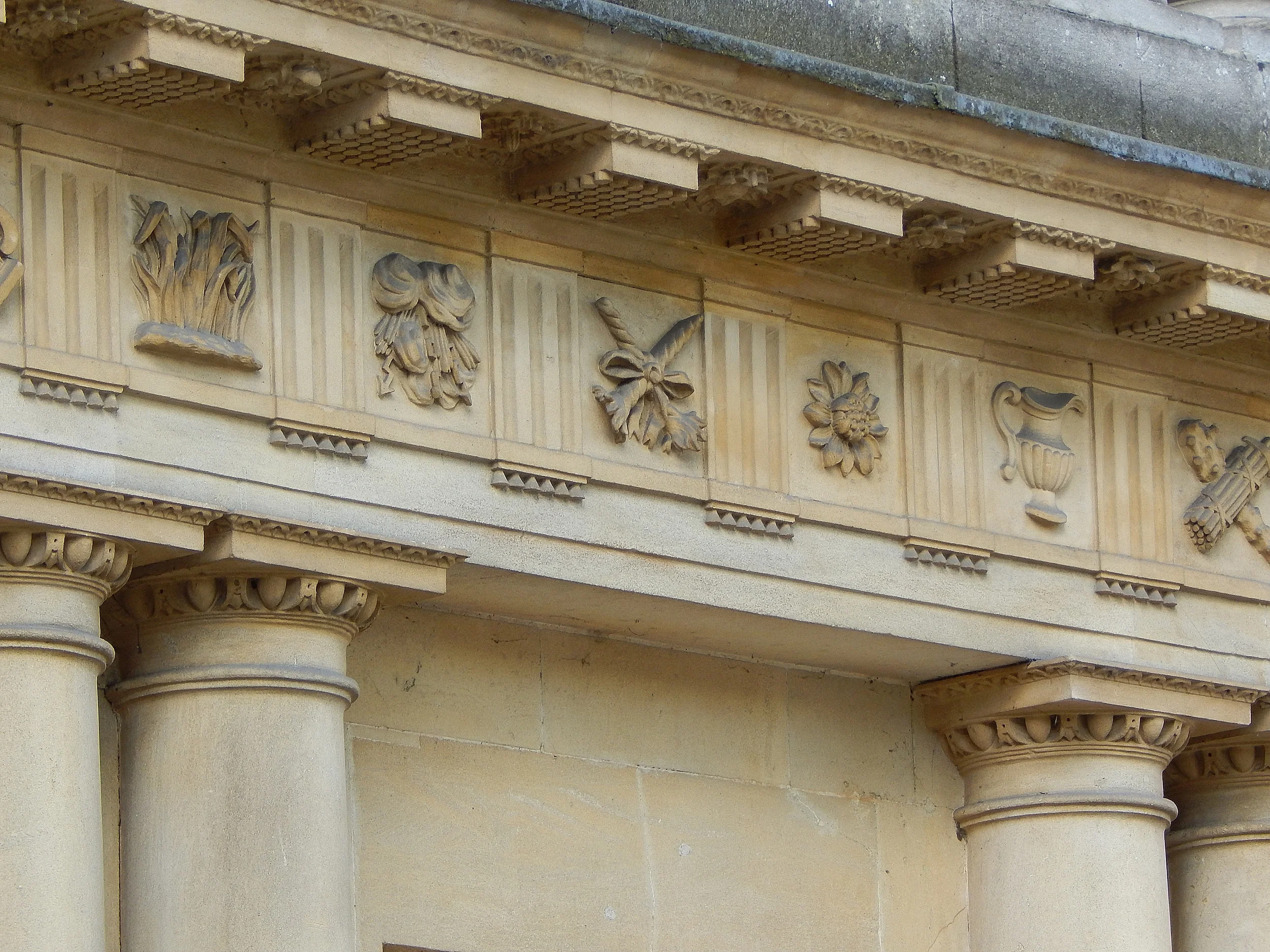 Images on the Buildings at The Circus, Bath
