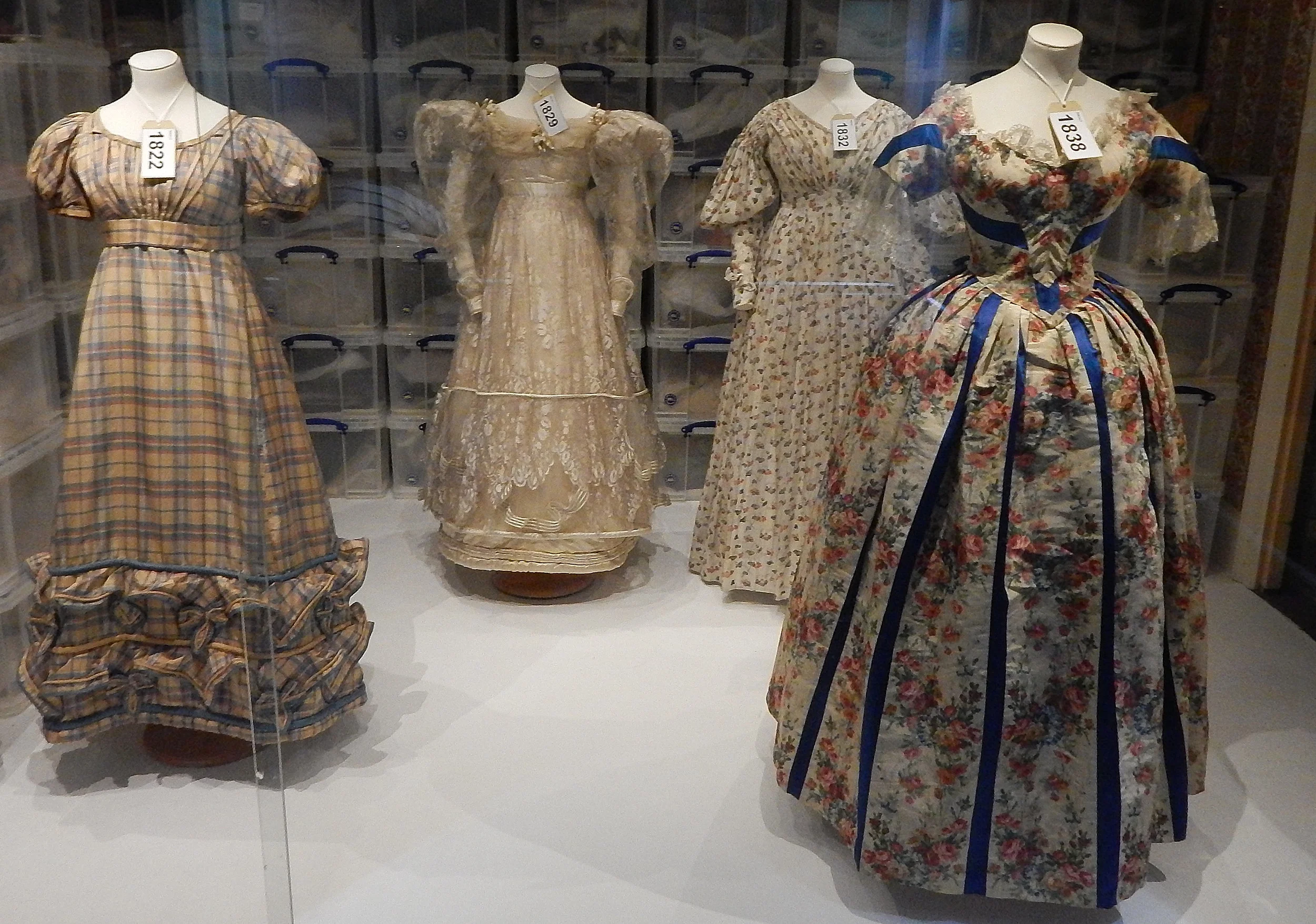 Dresses 1822 to 1838