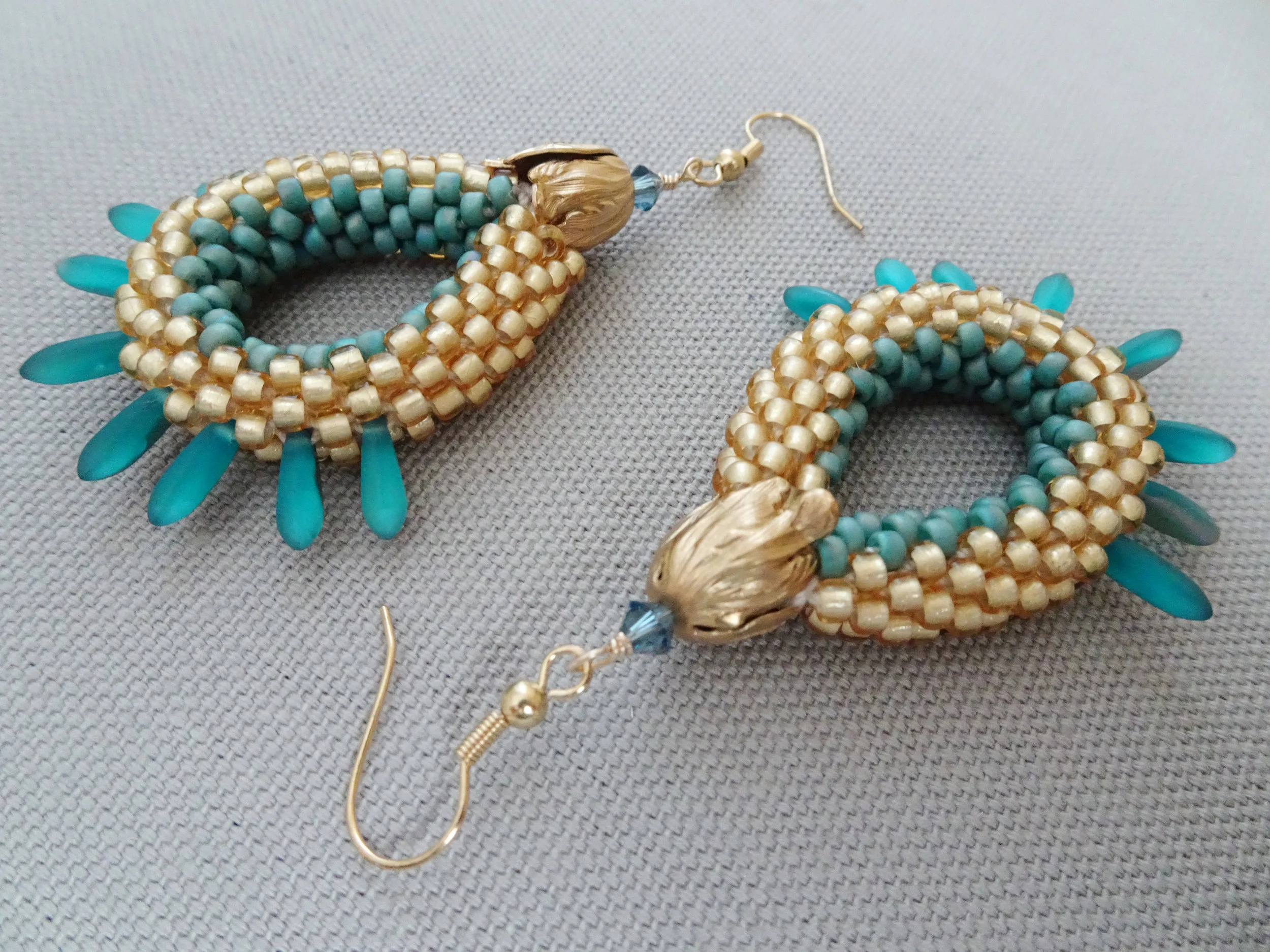 cleopetra earring good1.jpg