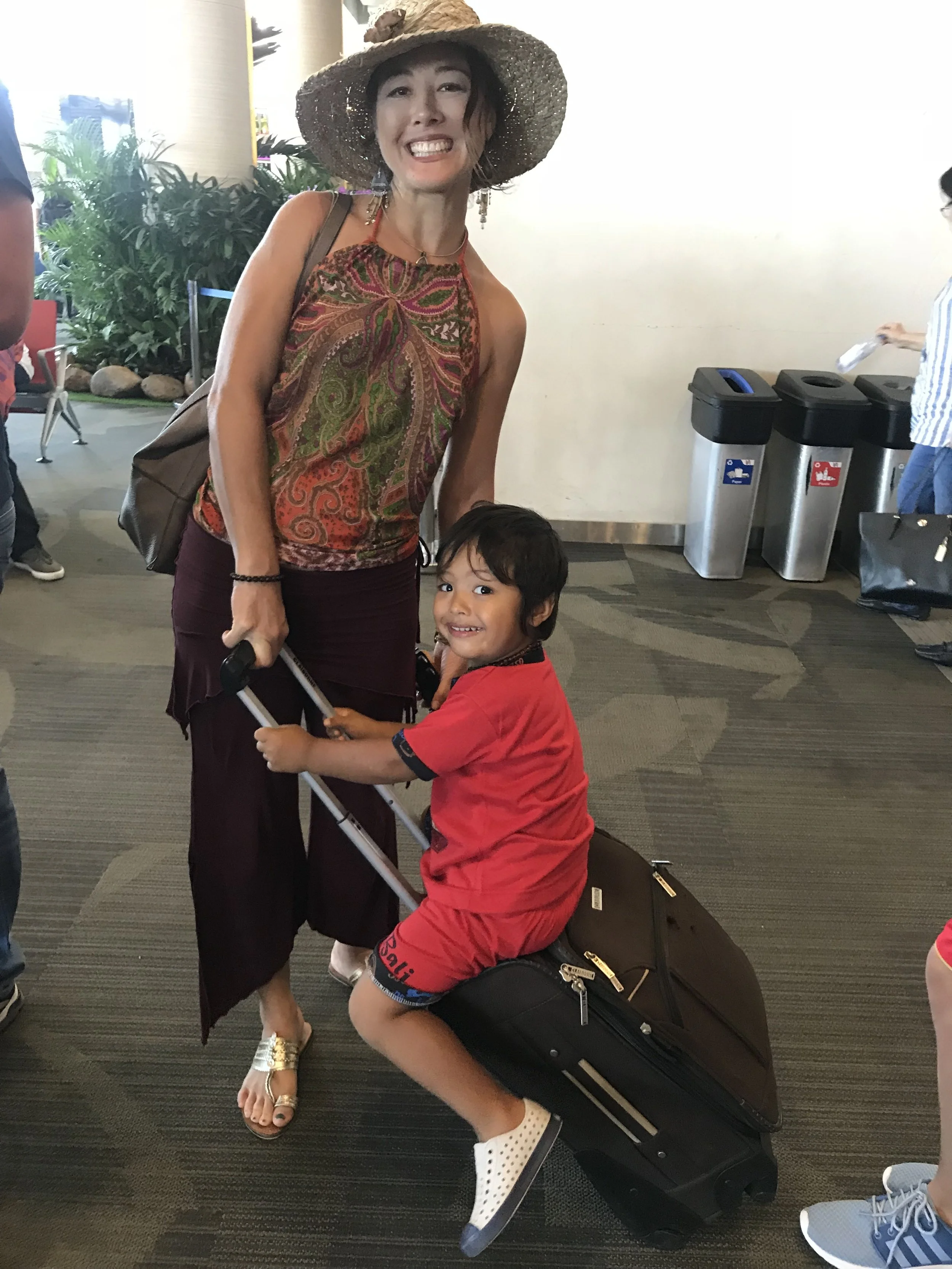 Sekai knows how to take full advantage when traveling with us.
