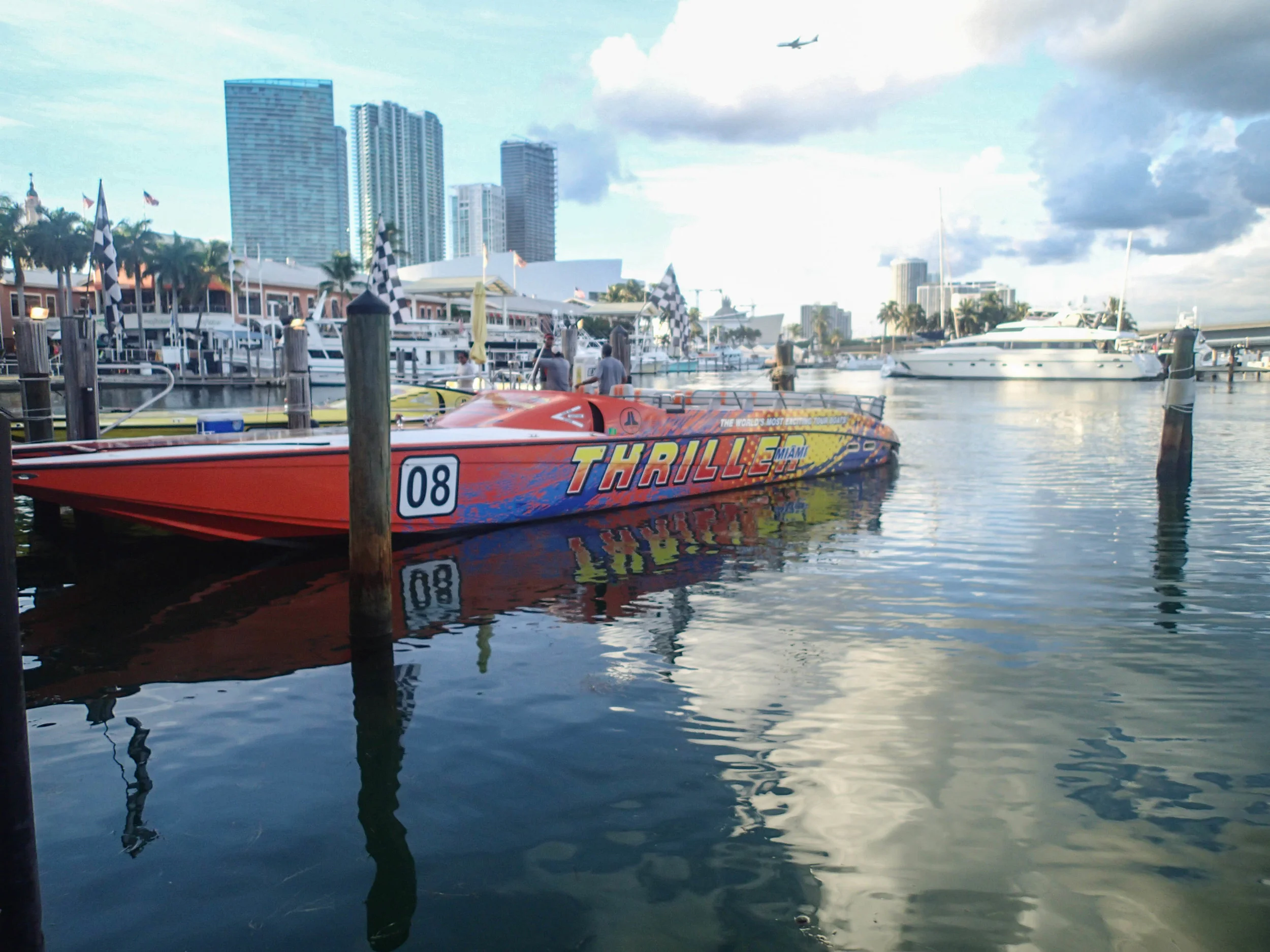 Thriller Miami dock