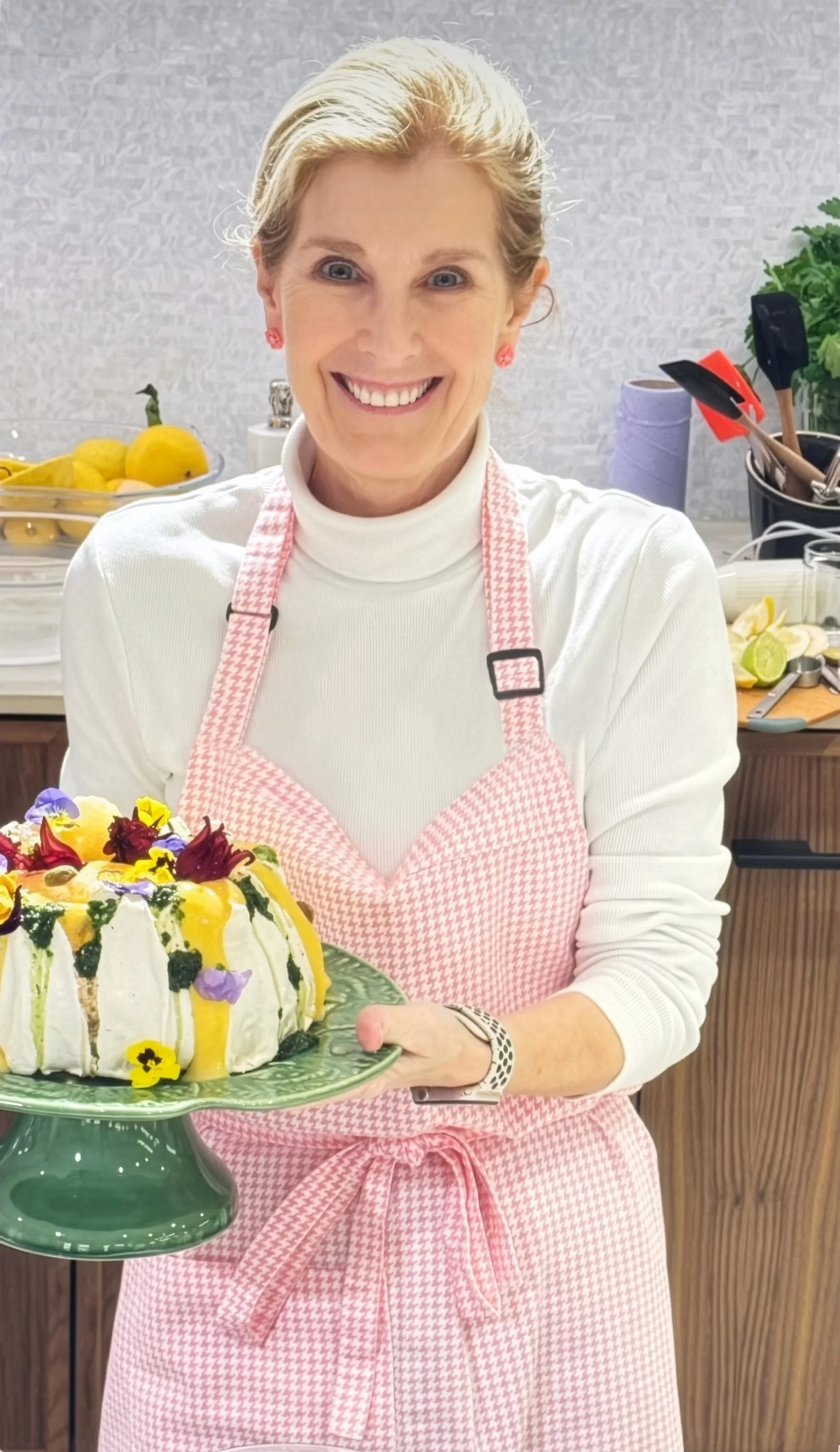 Natasha presenting her Swiss Meringue Pamplemousse Pavlova.