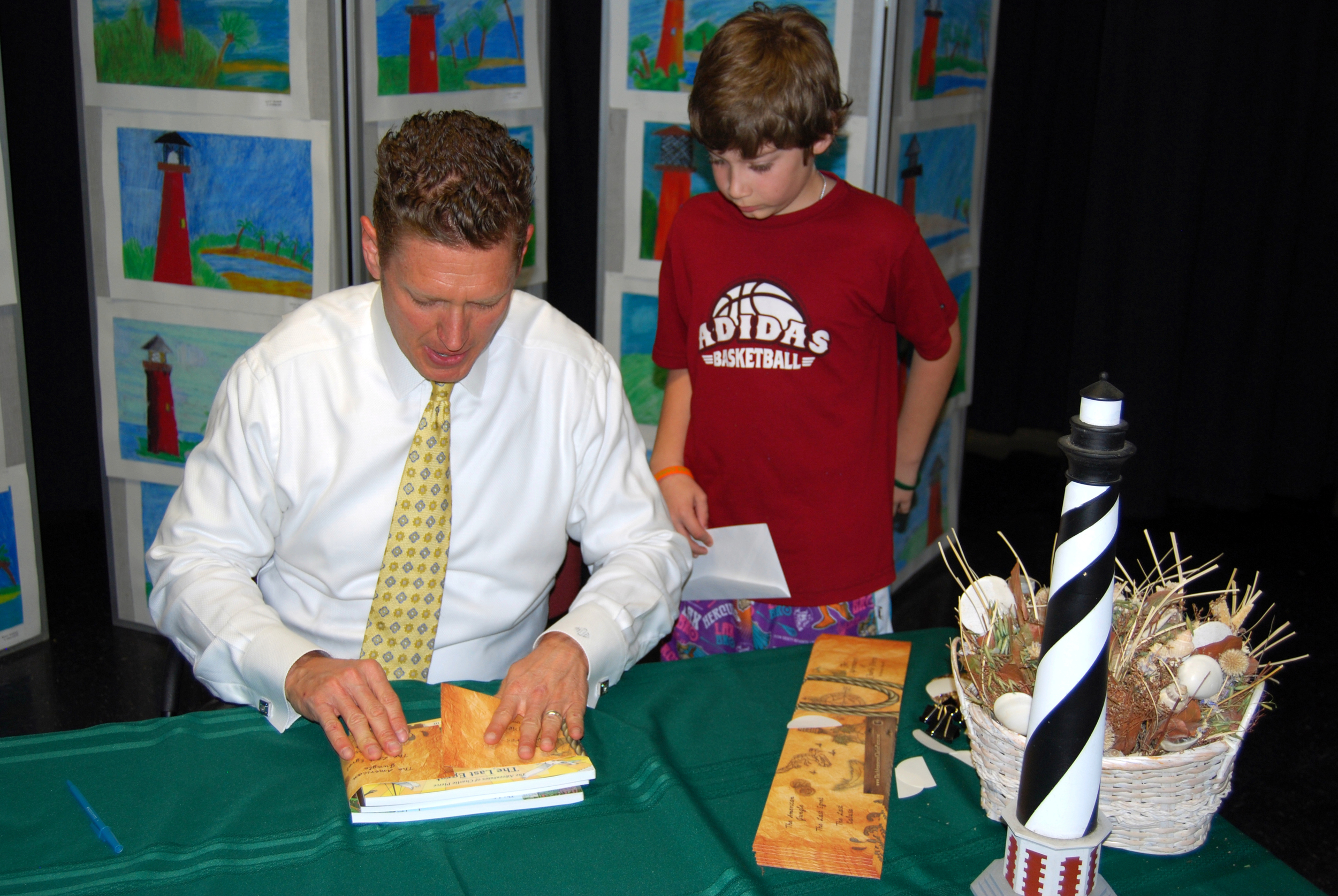 harvey-oyer-with-students-8.JPG