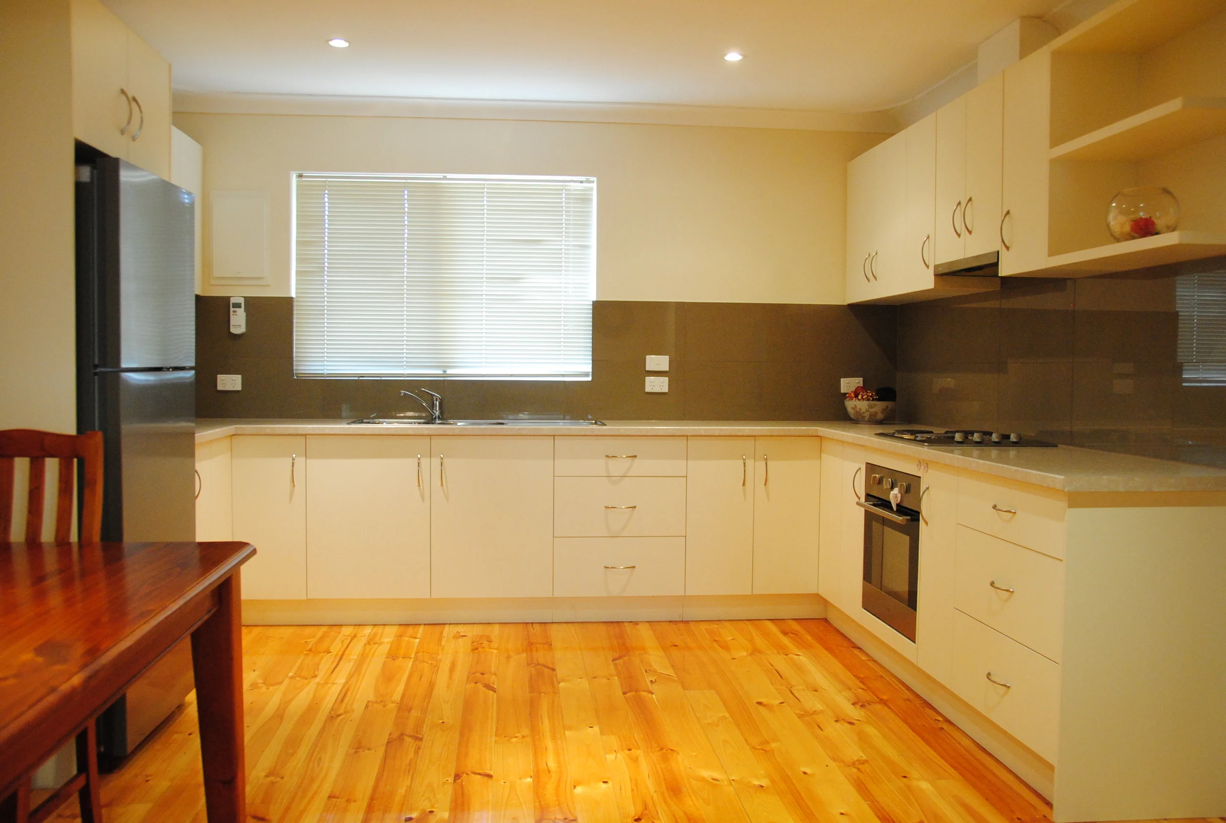 KLEMZIG 1/22 Acacia Avenue