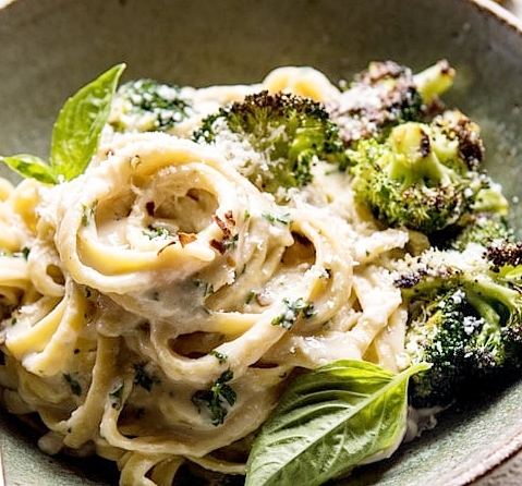 Fettuccine-Alfredo.jpg