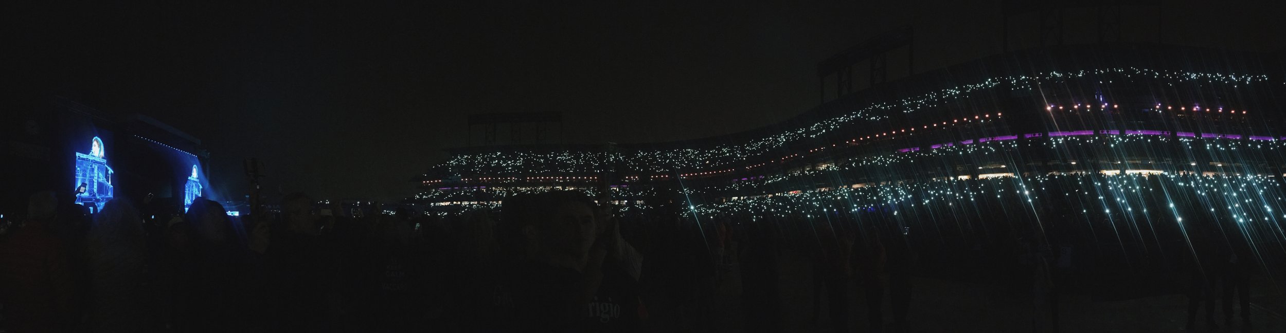 Gaga's first stadium show in the US, ever...and it was 100% soldout :')