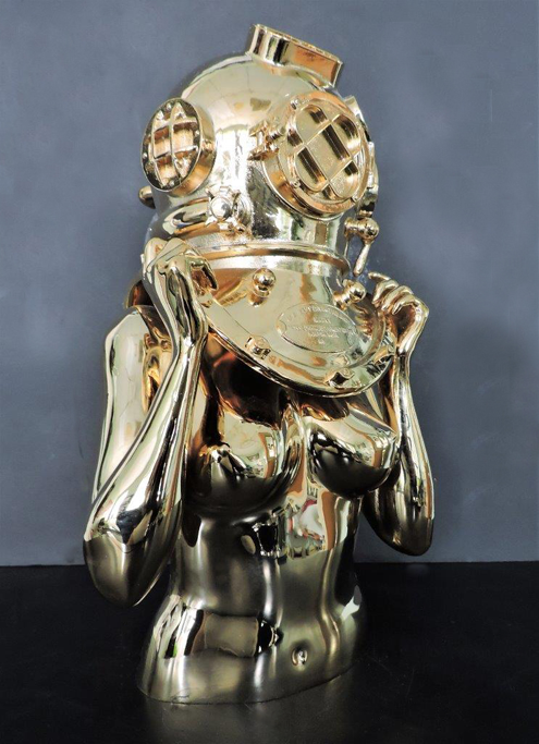 Diver UP-Gold--lost wax-art-bronze sculpture-Victor Spinelli.png