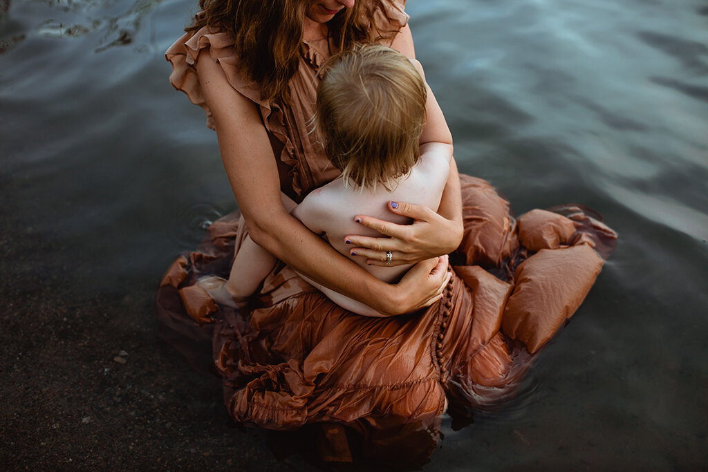 Mammafotografering_Motherhoodsession_Familjefotograf_Stockholm.jpg