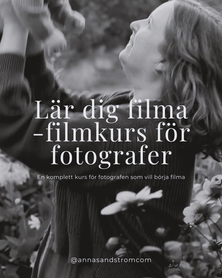 FILMKURSEN &Auml;R &Ouml;PPEN!
.
Efter ett &aring;rs paus &auml;r filmkursen L&auml;r dig filma &auml;ntligen &ouml;ppen igen. Om du &ouml;nskar f&aring; rabatt (obs, g&auml;ller bara till 26 mars kl 23.59) skriv DM i kommentarerna 👇🏼 s&aring; skic