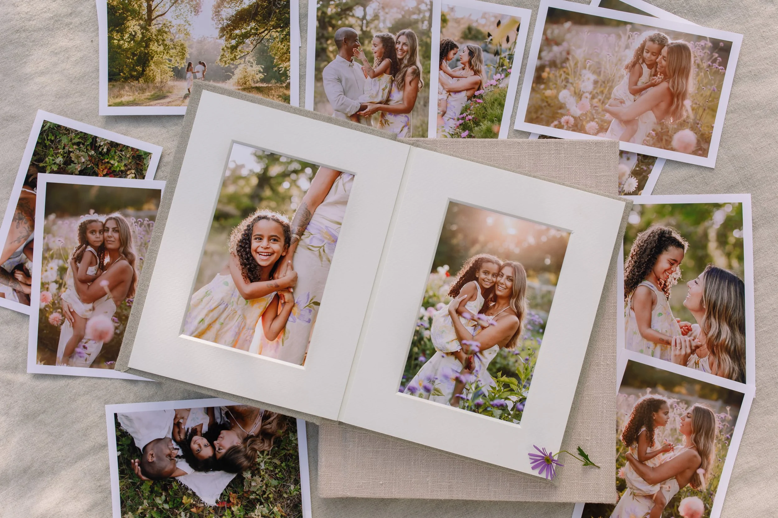Fotoprodukter-Familjefotograf-Anna-Sandstrom-Slipin-Album.jpg