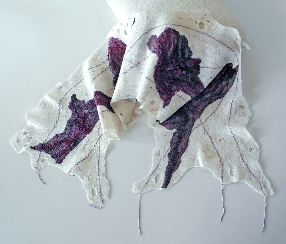 Scarf_white-maroon1.JPG
