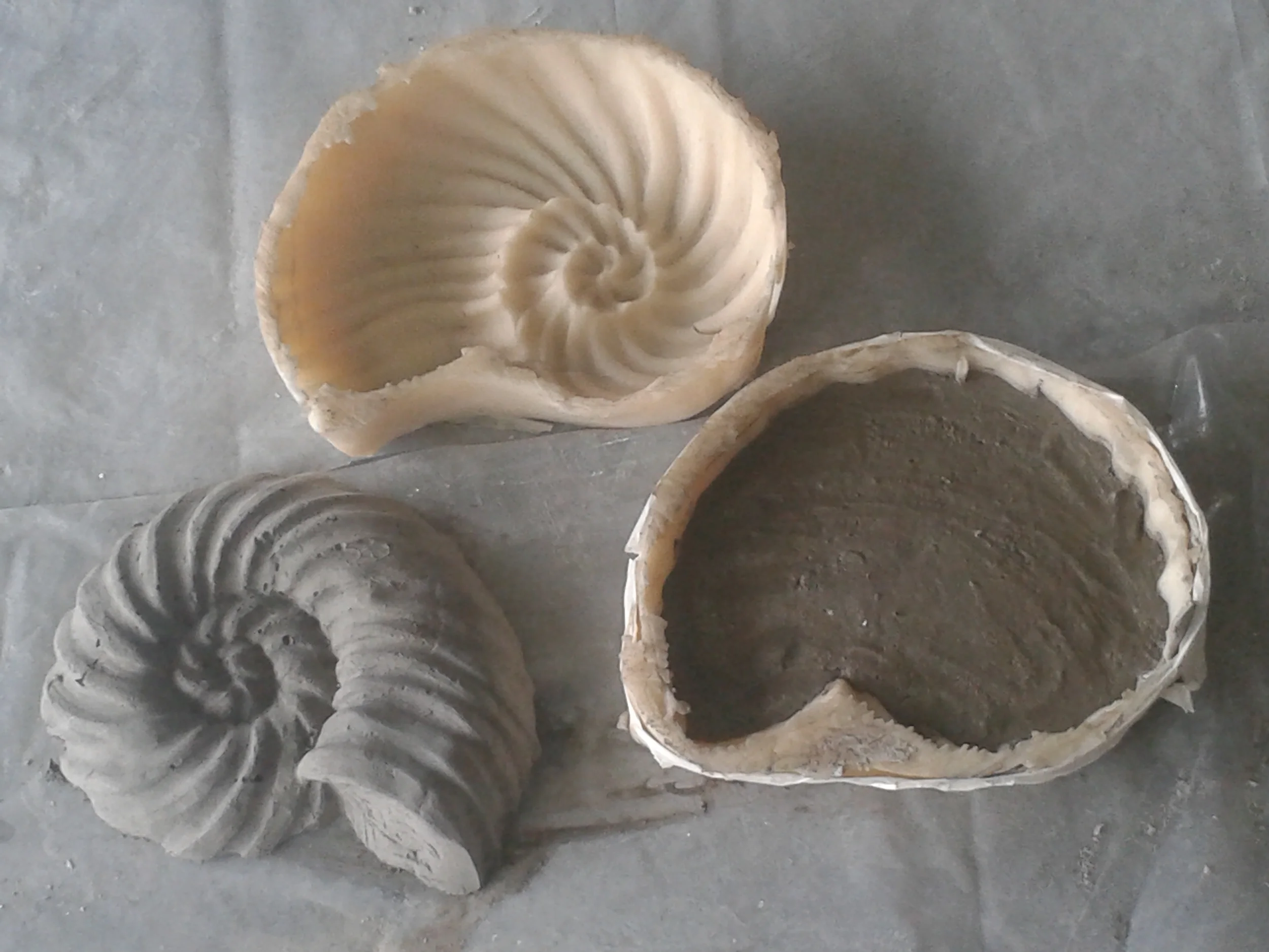 Bunte Werkstatt – mit Farben, Drahtgeflecht, Stoff, Gips, Papiermaché etc.