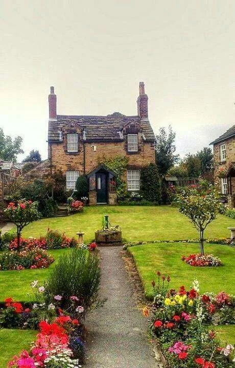 A charming cottage for spring!