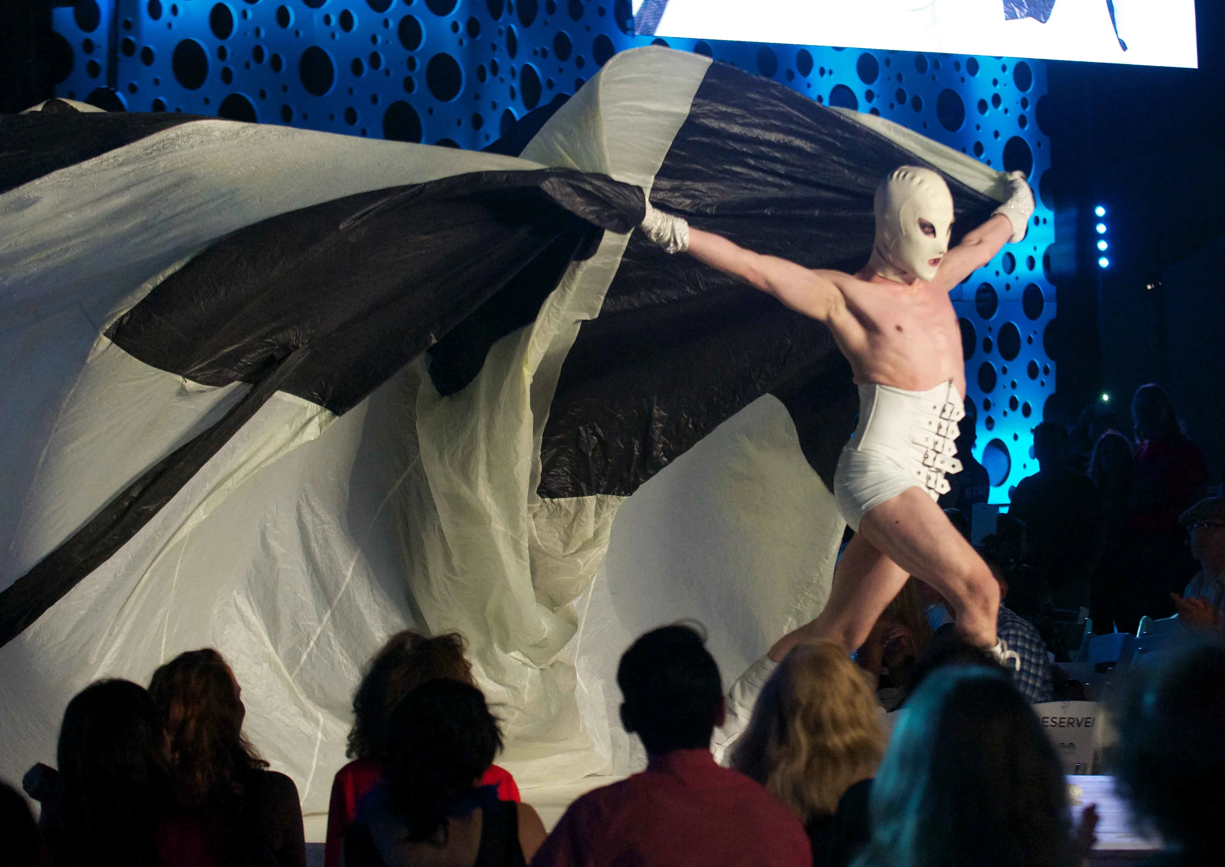 20289-MB100-MiamiBeach-DragShow.JPG
