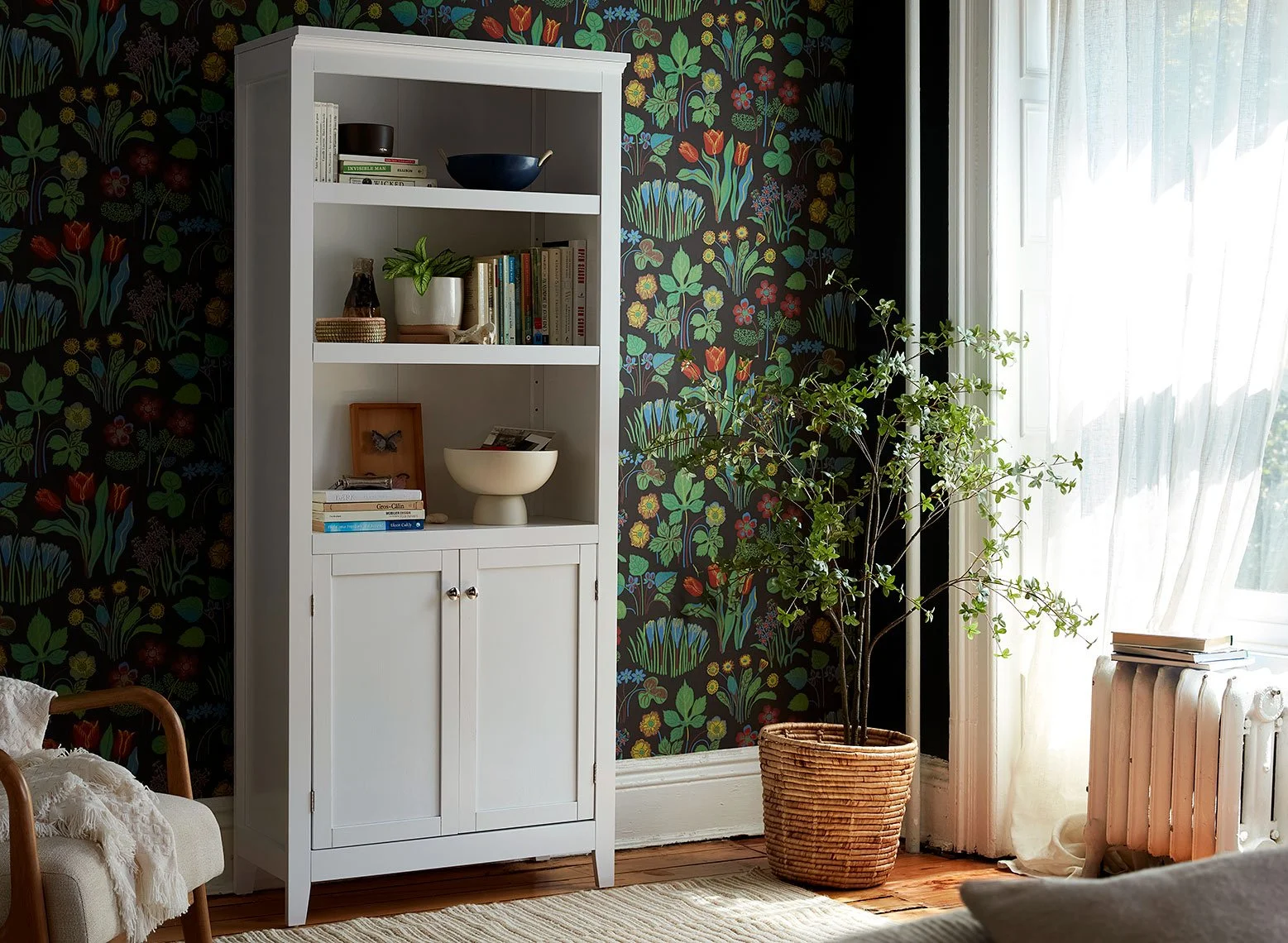 C-002020-01-011_249-14-4543_72-Carson5ShelfBookcaseWithDoors-White-Threshold_V2_crop.jpg