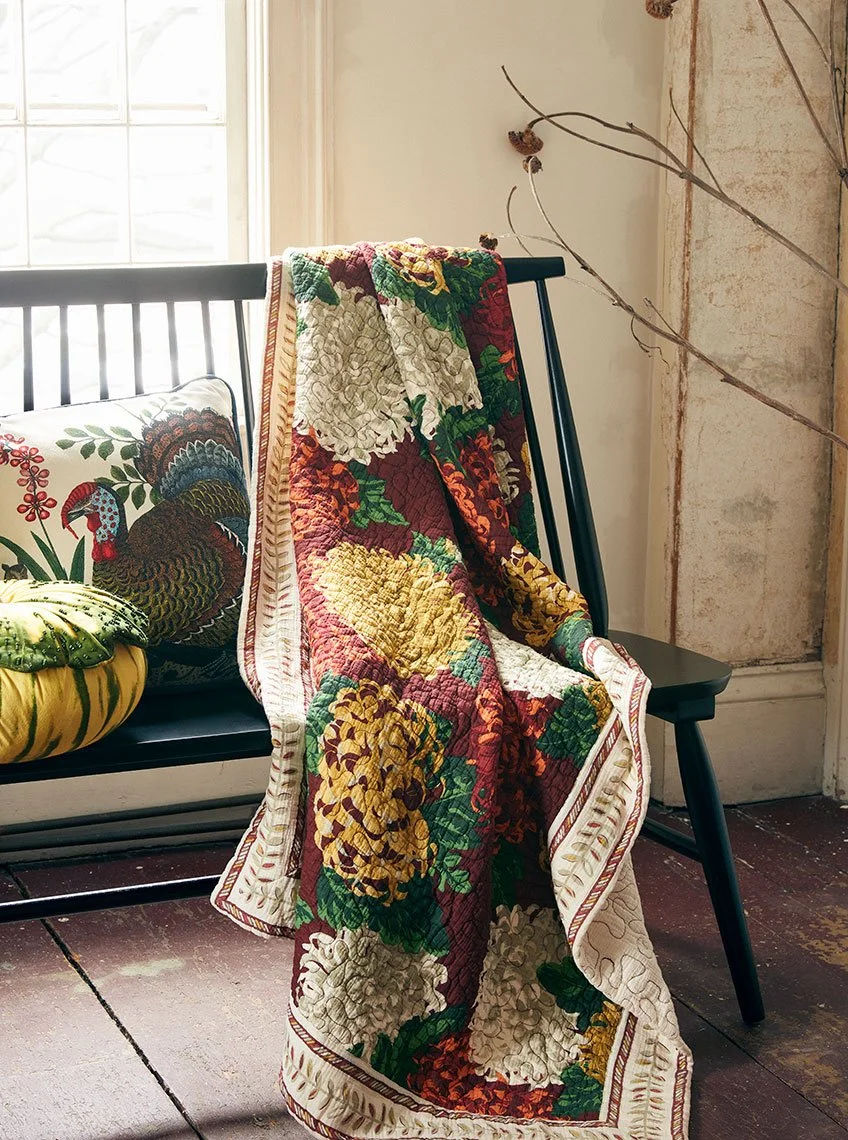C-002020-01-081_240-12-0042_FlowerQuiltedThrow_Main.jpg