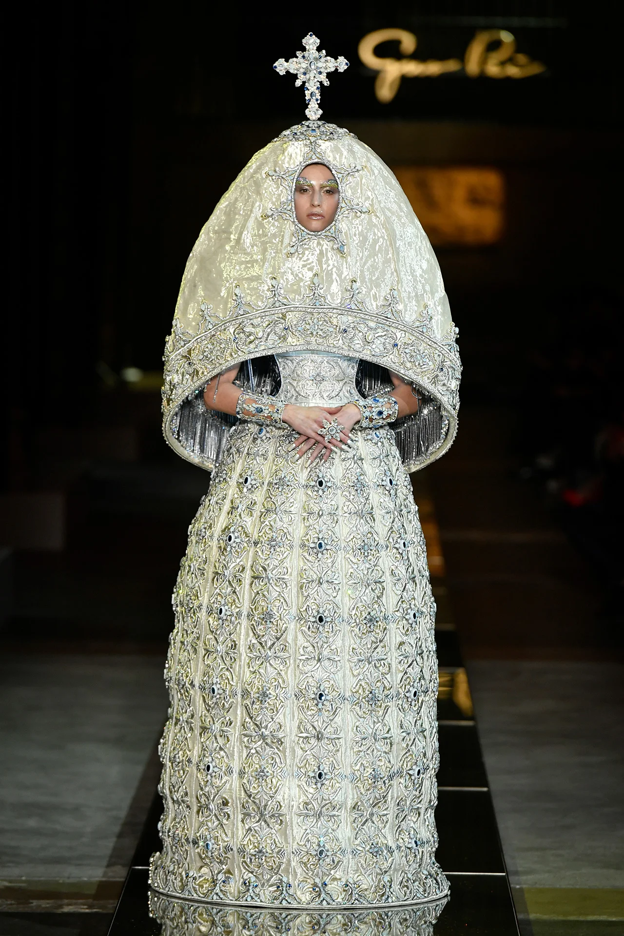 Guo-Pei-ss2017_19.jpg