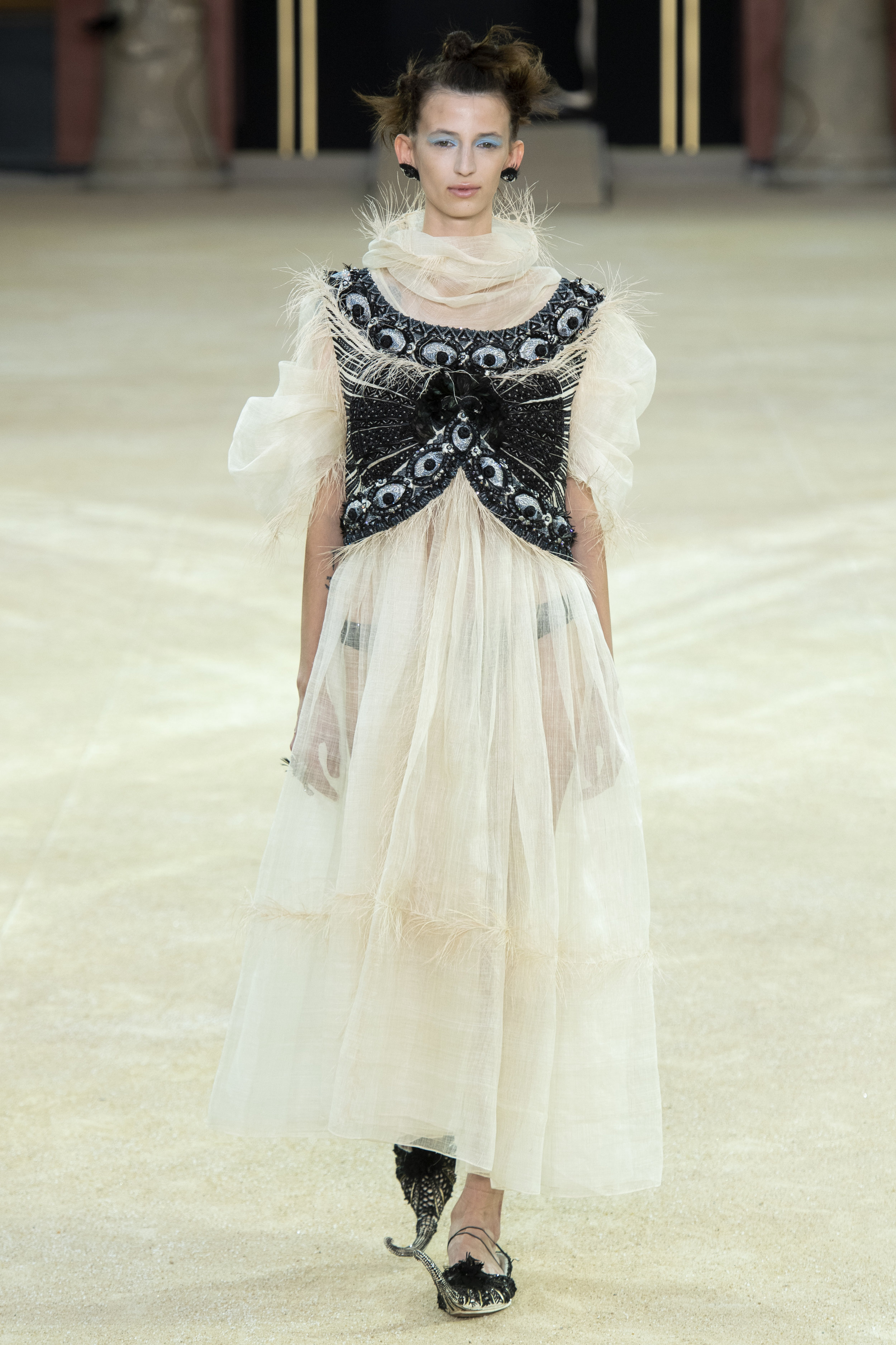 Guo_Pei_AW1920_Look_05.jpg