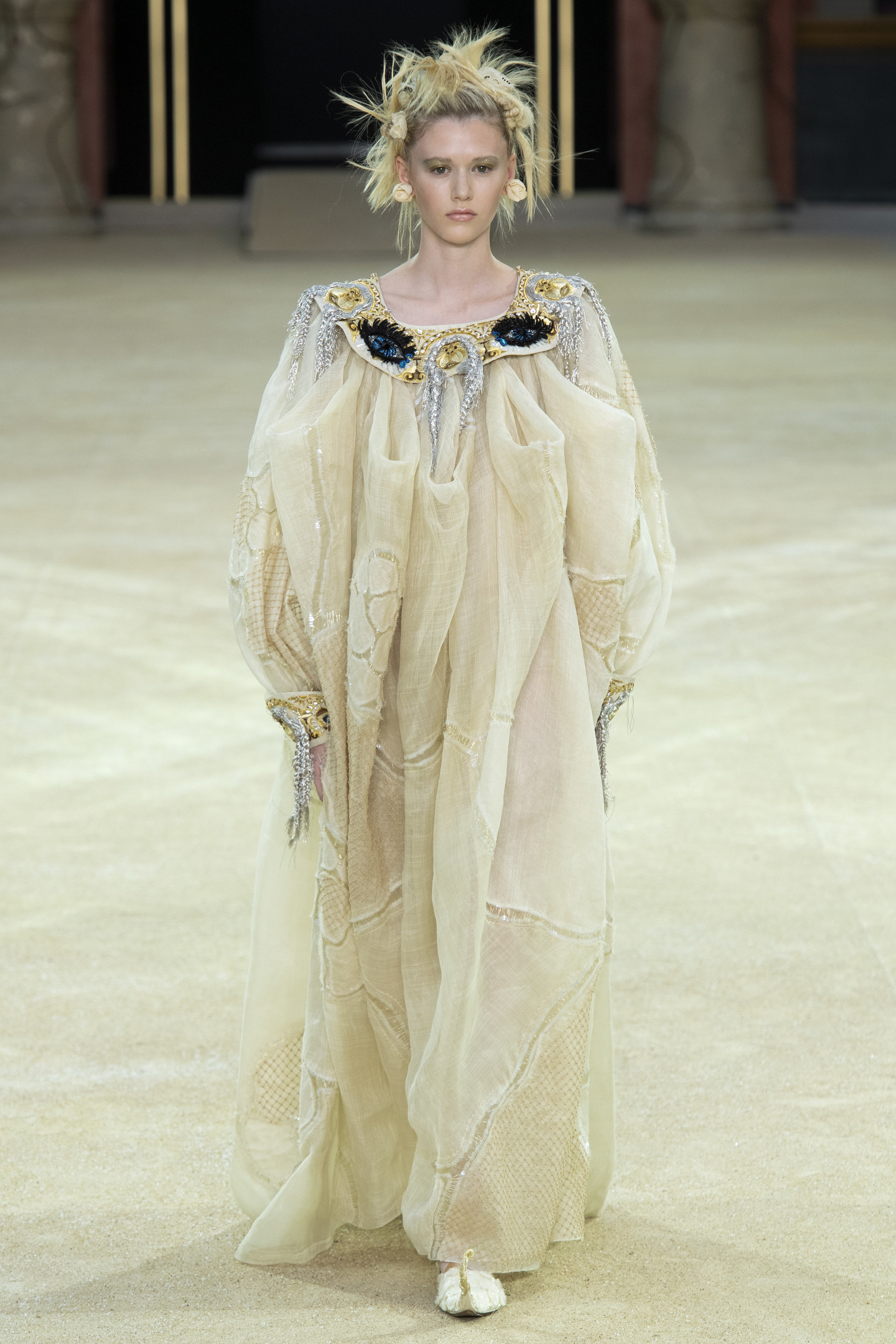 Guo_Pei_AW1920_Look_06.jpg