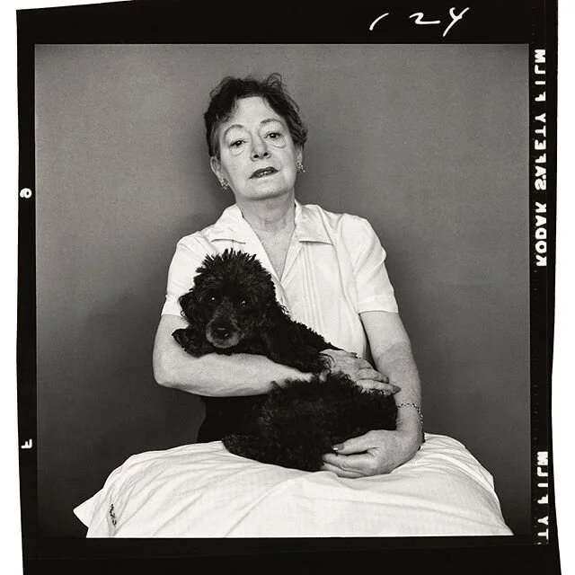Dorothy Parker with her French poodle, Cliché. New York, June 17, 1958.
.
.
#richardavedon #dorothyparker #dogsofinstagram #unpublished