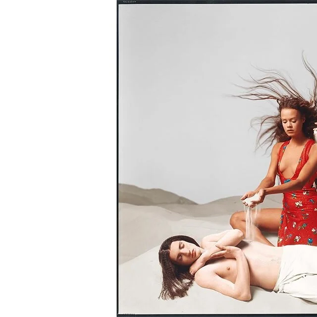 Nick Moss, Aya Thorgren, and Kate Moss for the Versace Spring/Summer 1993 campaign. Hair by Oribe. Makeup by François Nars. Photographed in New York on November 12, 1992.
.
.
.
#richardavedon #ayathorgren #nickmoss #katemoss #versace #oribe #franciosnars