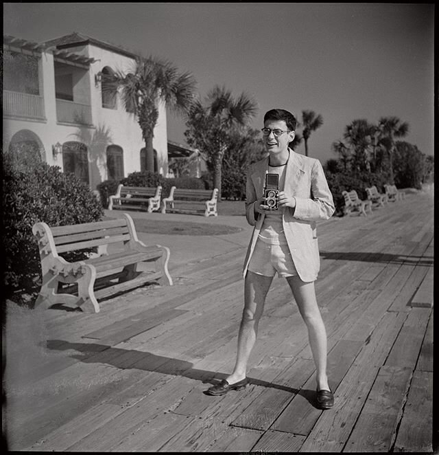 Today would have been Richard Avedon’s 97th birthday. Here he is working in Florida in 1945 as World War II drew to a close. 
#richardavedon