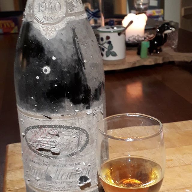 to start the year a bottle of 1940 South African Grand Mousseux. authorized for sale by HM Government and product of the Union of South Africa. no sparkle but being sweet surprisingly drinkable! a piece of history